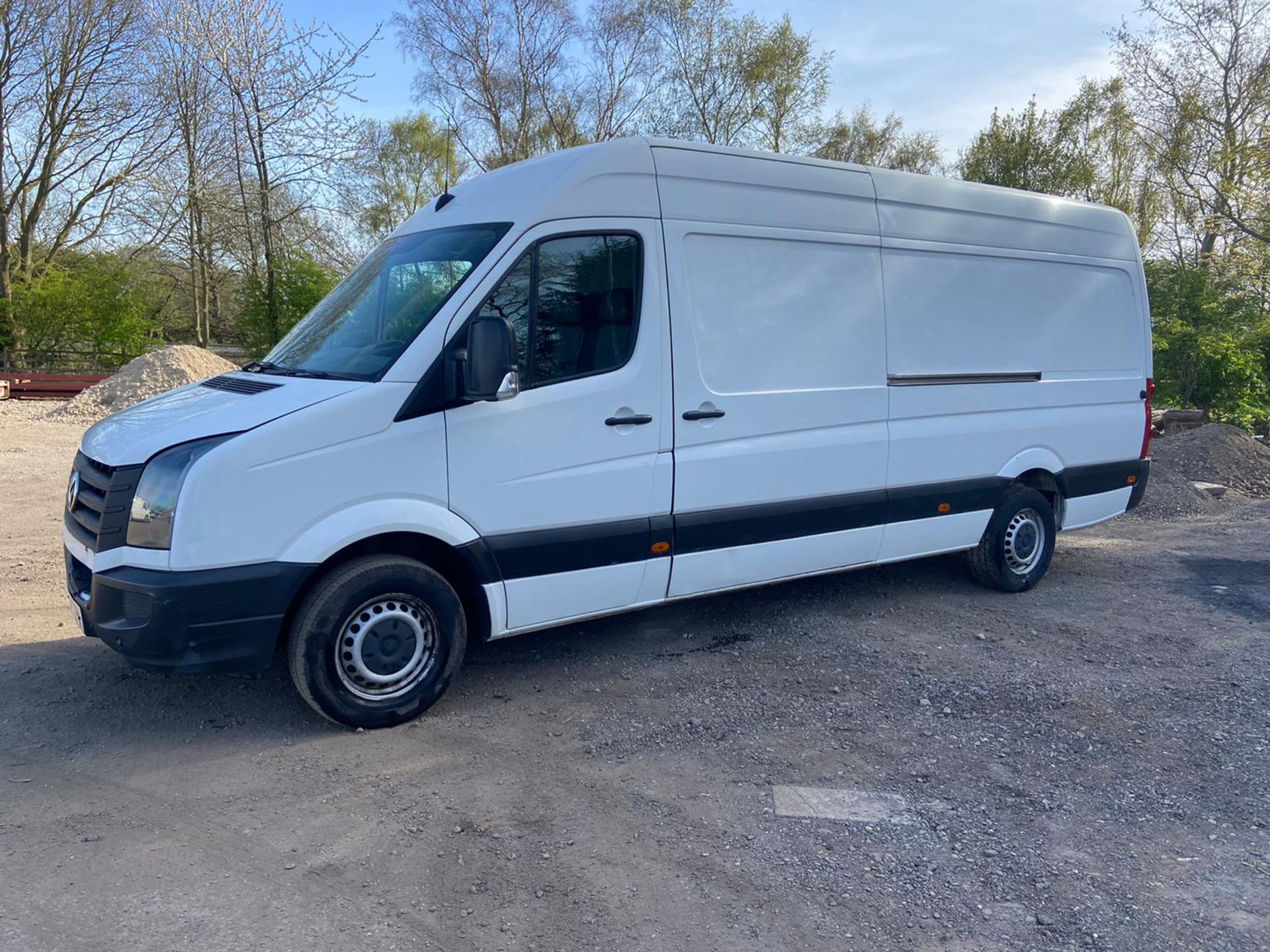 2015/65 REG VOLKSWAGEN CRAFTER CR35 TDI 2.0 DIESEL WHITE PANEL VAN, SHOWING 0 FORMER KEEPERS - Image 3 of 10