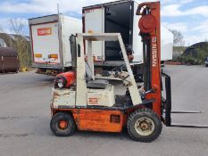 NISSAN 20 GAS POWERED FORKLIFT, RUNS WORKS AND LIFTS, BRAKES ALL GOOD *NO VAT*