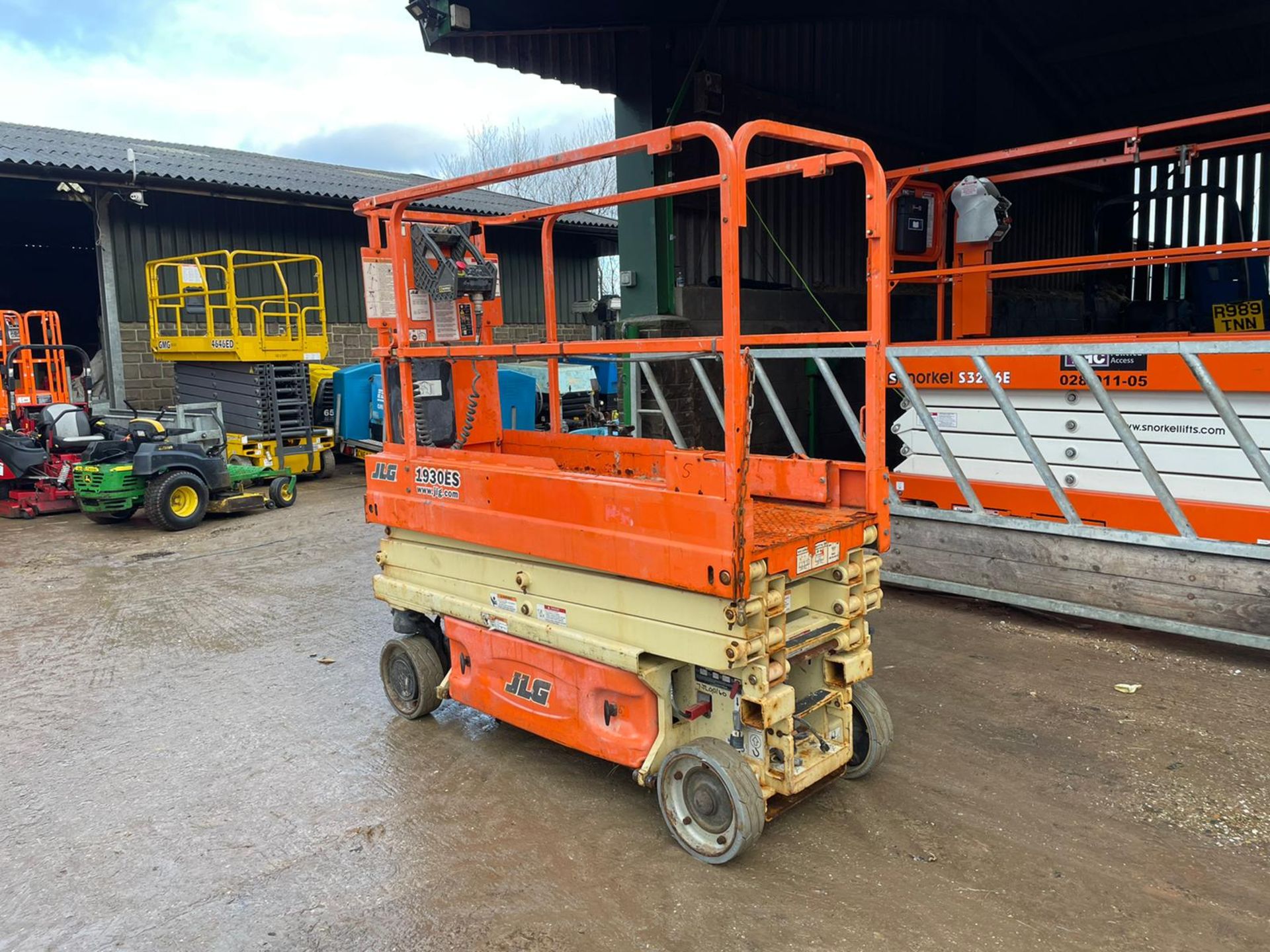 2016 JLG 1930ES ELECTRIC SCISSOR LIFT, RUNS AND DRIVES, LOW 203 HOURS *PLUS VAT* - Image 4 of 7