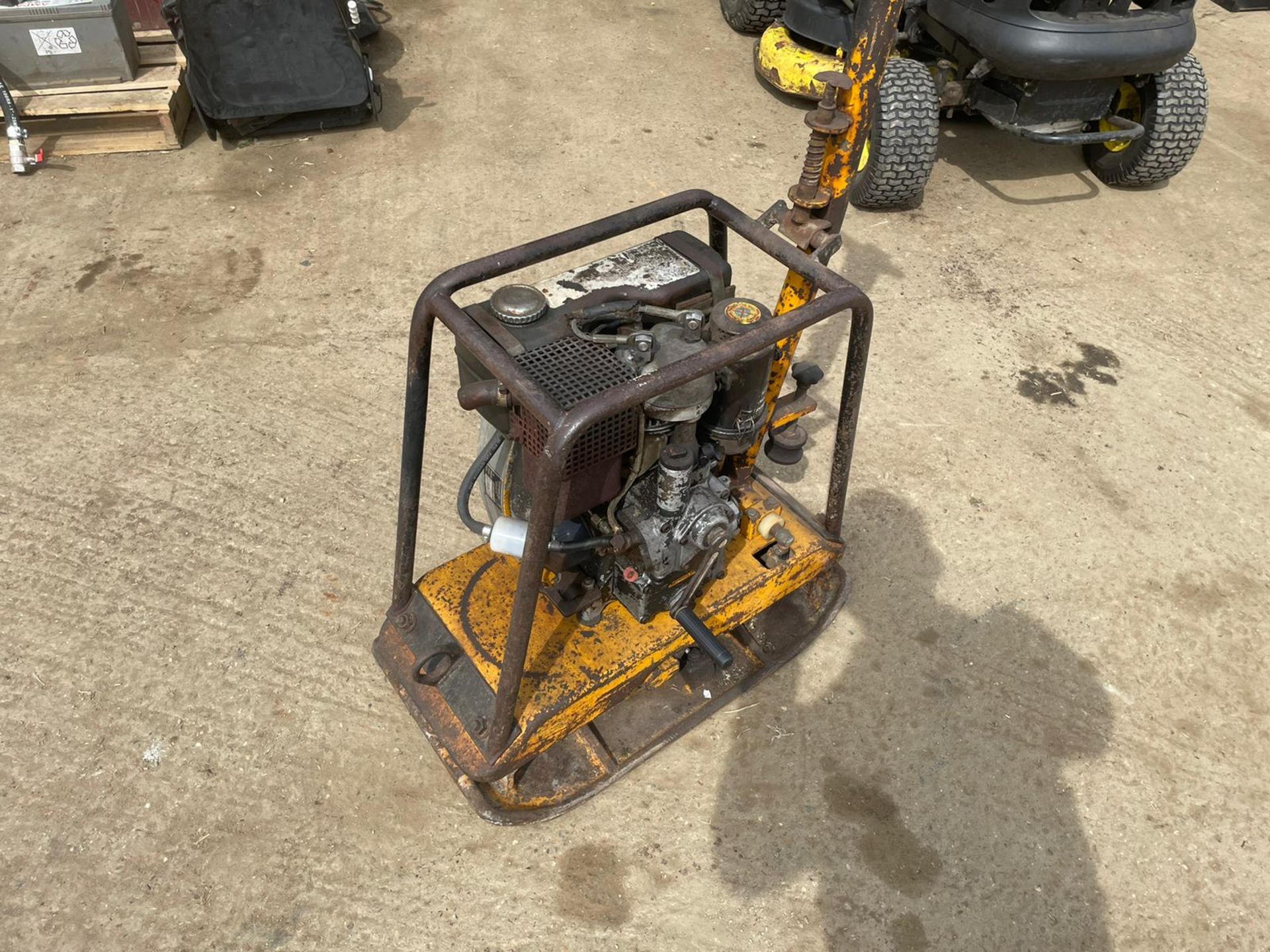 WACKER NEUSON DPU2440 DIESEL WACKER PLATE, GOOD COMPRESSION, FARYMANN DIESEL ENGINE *NO VAT* - Image 3 of 6