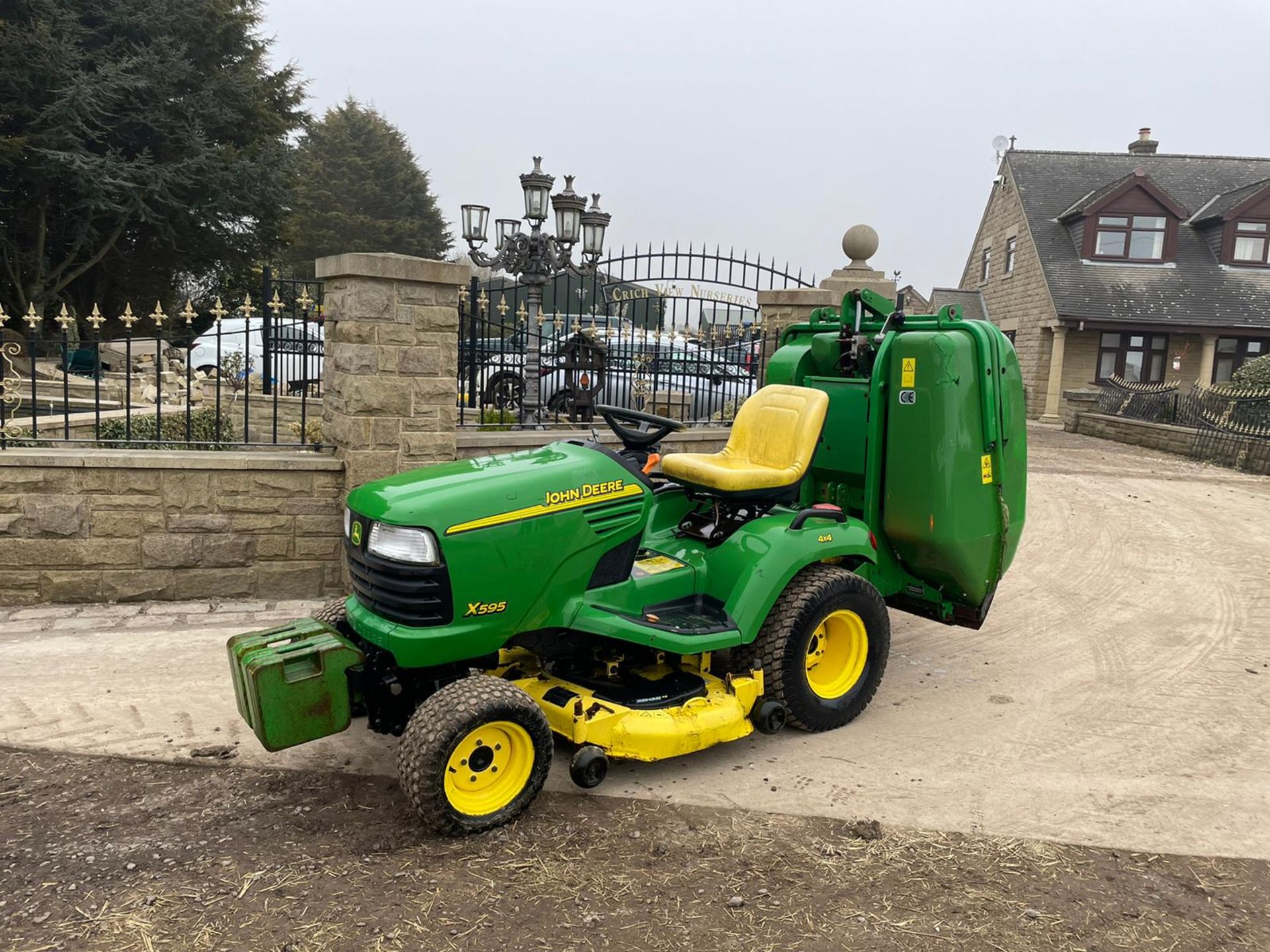 JOHN DEERE X595 4X4 RIDE ON MOWER, RUNS, DRIVES AND CUTS *PLUS VAT* - Image 4 of 15