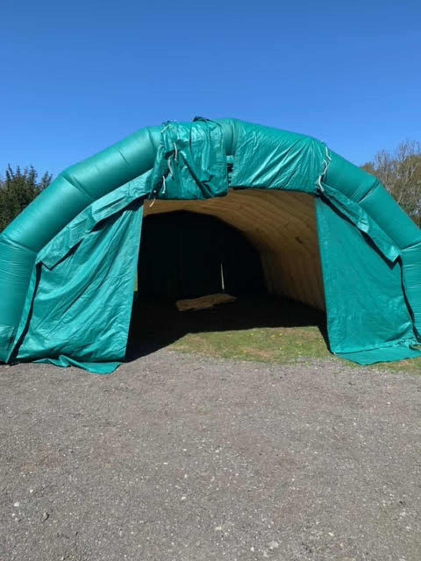 3x AIR SHELTERS (BLOW UP MARQUEE), INCLUDING WIND BLOWERS (NOT TESTED) AND ALL ACCESSORIES *NO VAT*