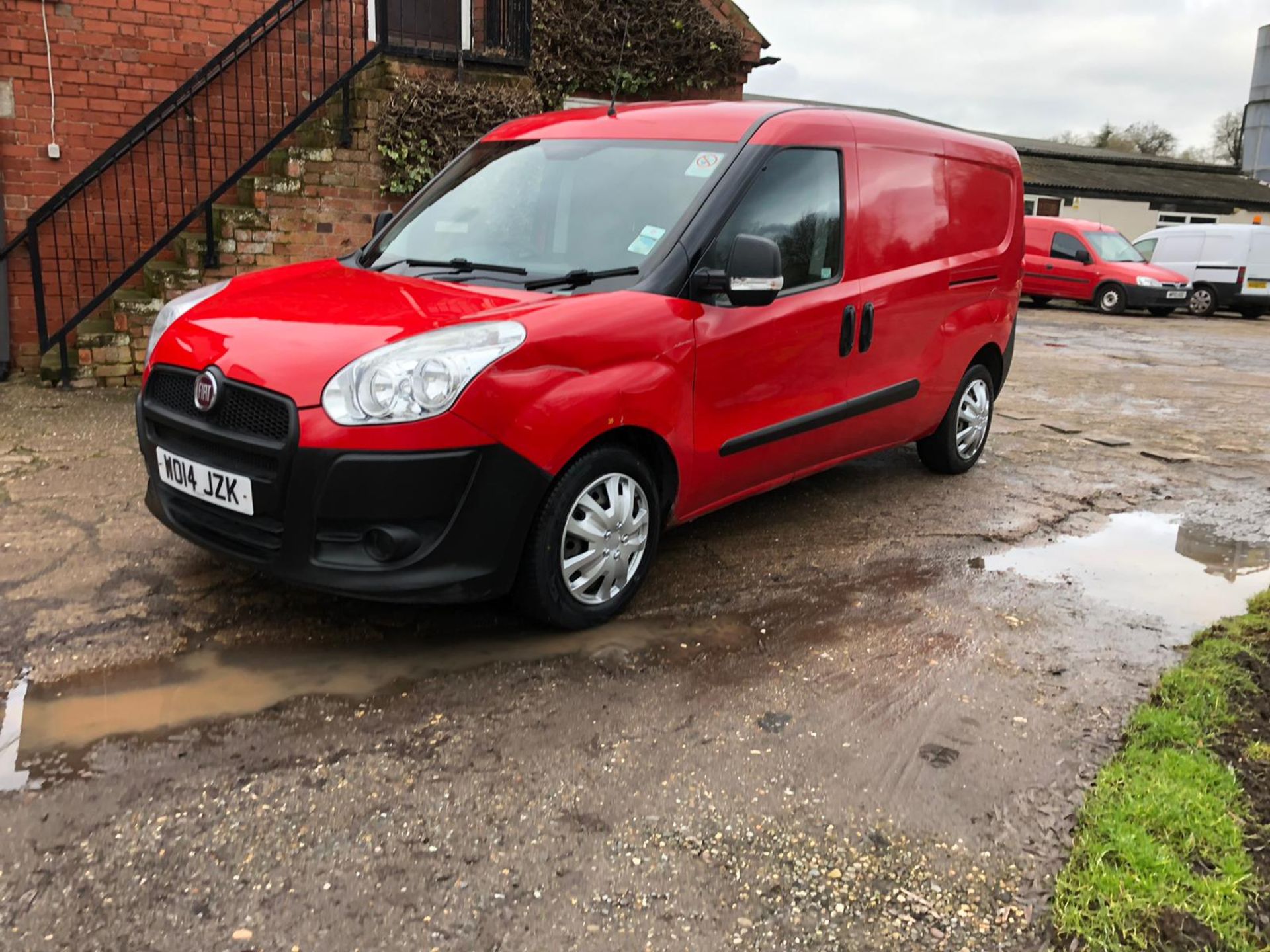 2014/14 REG FIAT DOBLO 16V MULTIJET 1.25 DIESEL RED PANEL VAN, SHOWING 0 FORMER KEEPER *PLUS VAT* - Image 3 of 11