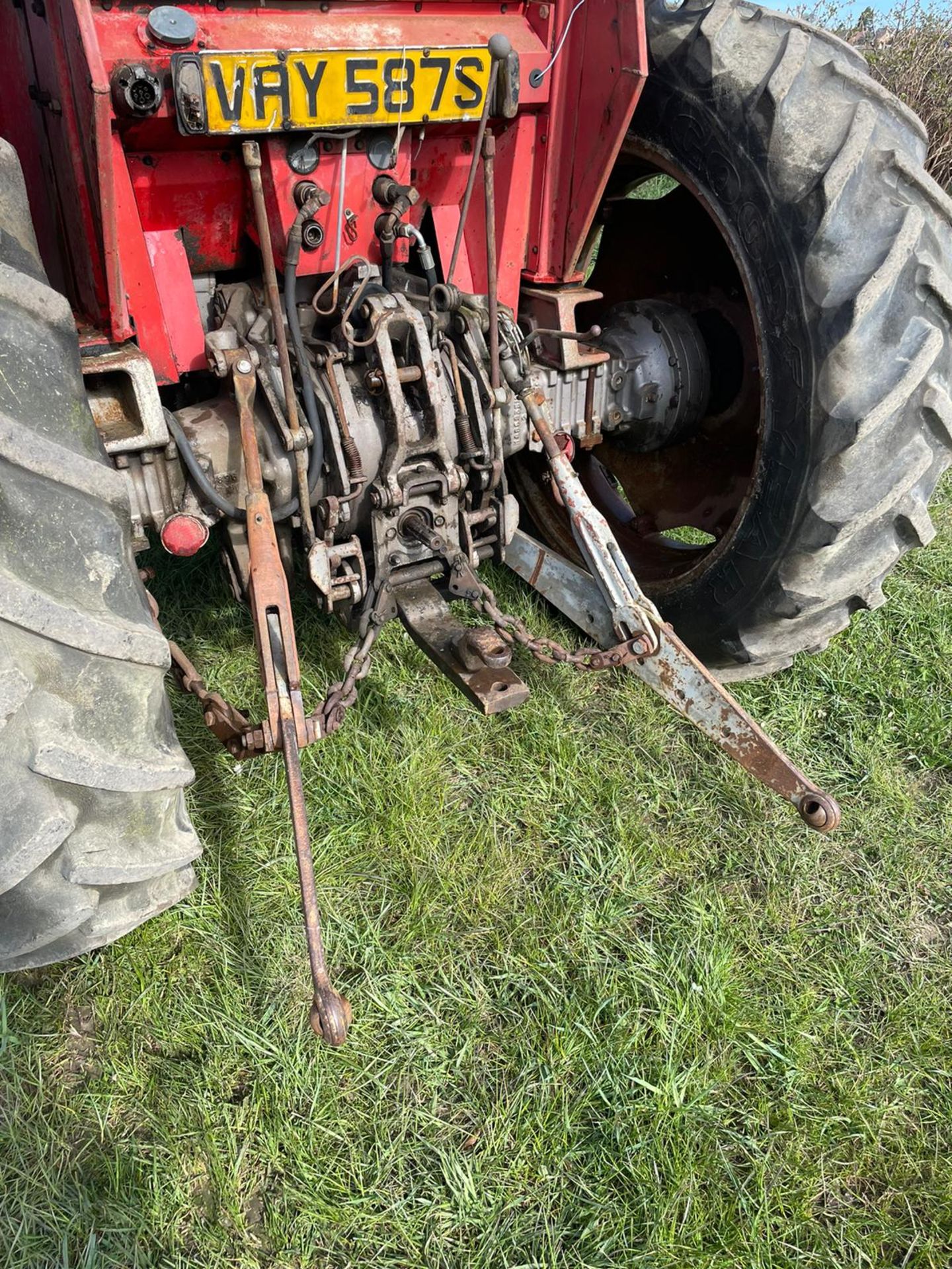 1999 MASSEY FERGUSON MG590 TRACTOR WITH LOADER, RUNS DRIVES AND LIFTS, CABBED *PLUS VAT* - Image 8 of 9