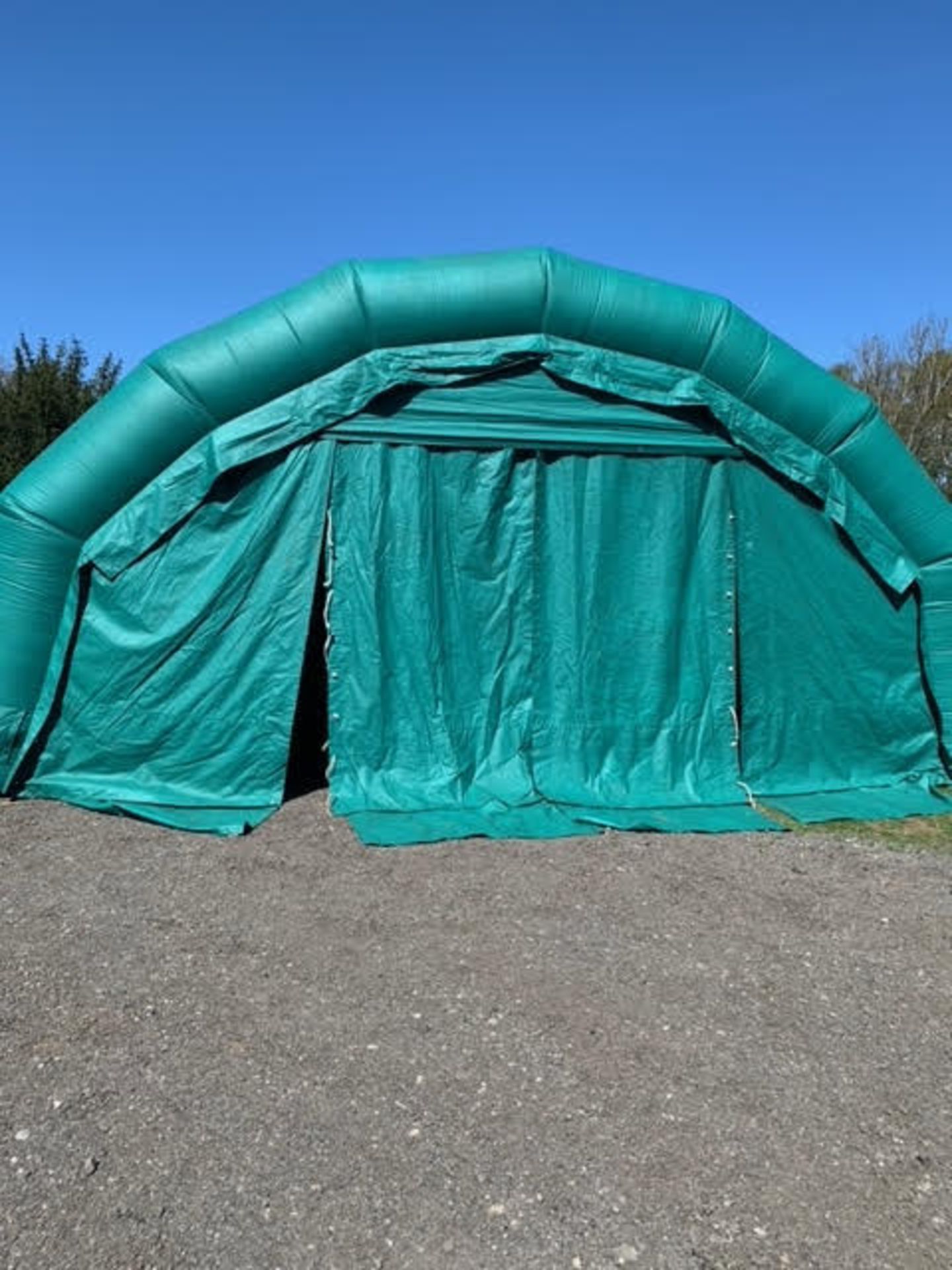 3x AIR SHELTERS (BLOW UP MARQUEE), INCLUDING WIND BLOWERS (NOT TESTED) AND ALL ACCESSORIES *NO VAT* - Image 3 of 11