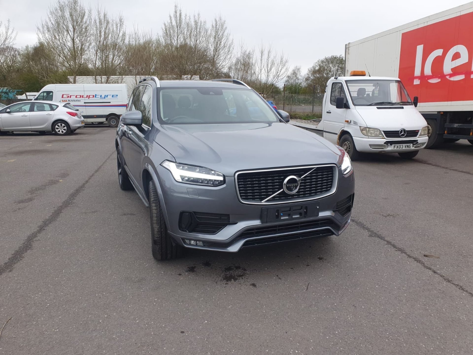 LOW MILEAGE, 2018/18 REG VOLVO XC90 MOMENTUM D5 P-PULSE 2.0 DIESEL 7 SEAT, SHOWING 0 FORMER KEEPERS - Image 2 of 18