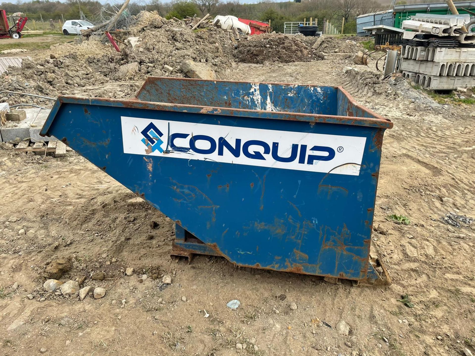 2018 CONQUIP TIPPING SKIP, SUITABLE FOR PALLET FORKS, RATED CAPACITY 2000KG *PLUS VAT* - Image 3 of 4
