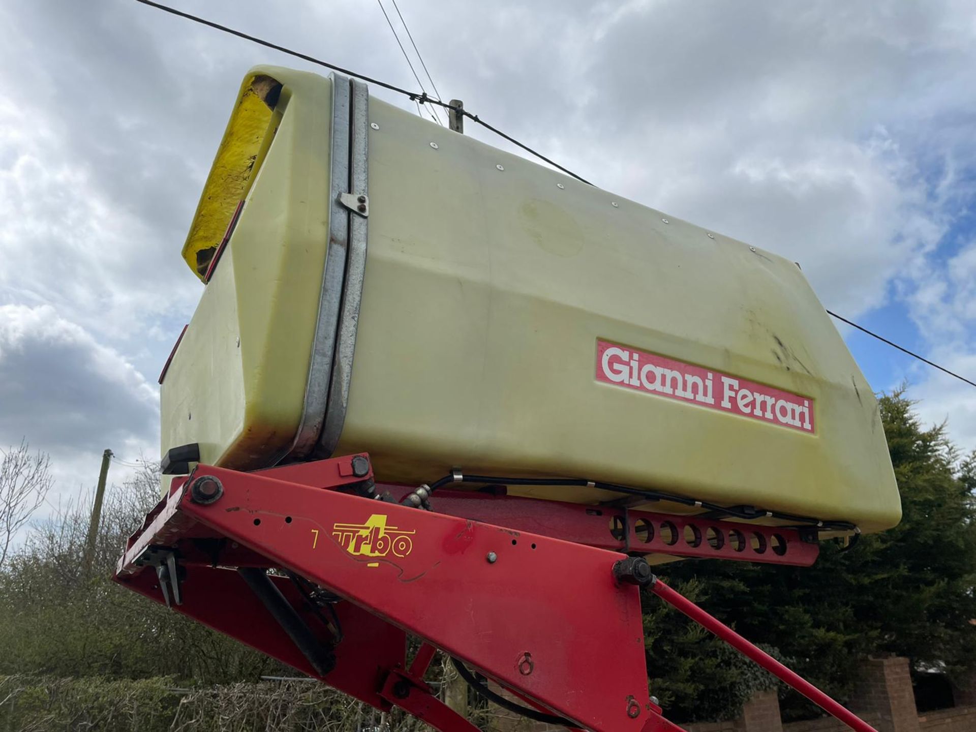 GIANNI FERRARI GF TURBO 35HP RIDE ON MOWER, RUNS DRIVES AND CUTS, A LOW 1230 HOURS *PLUS VAT* - Image 8 of 14