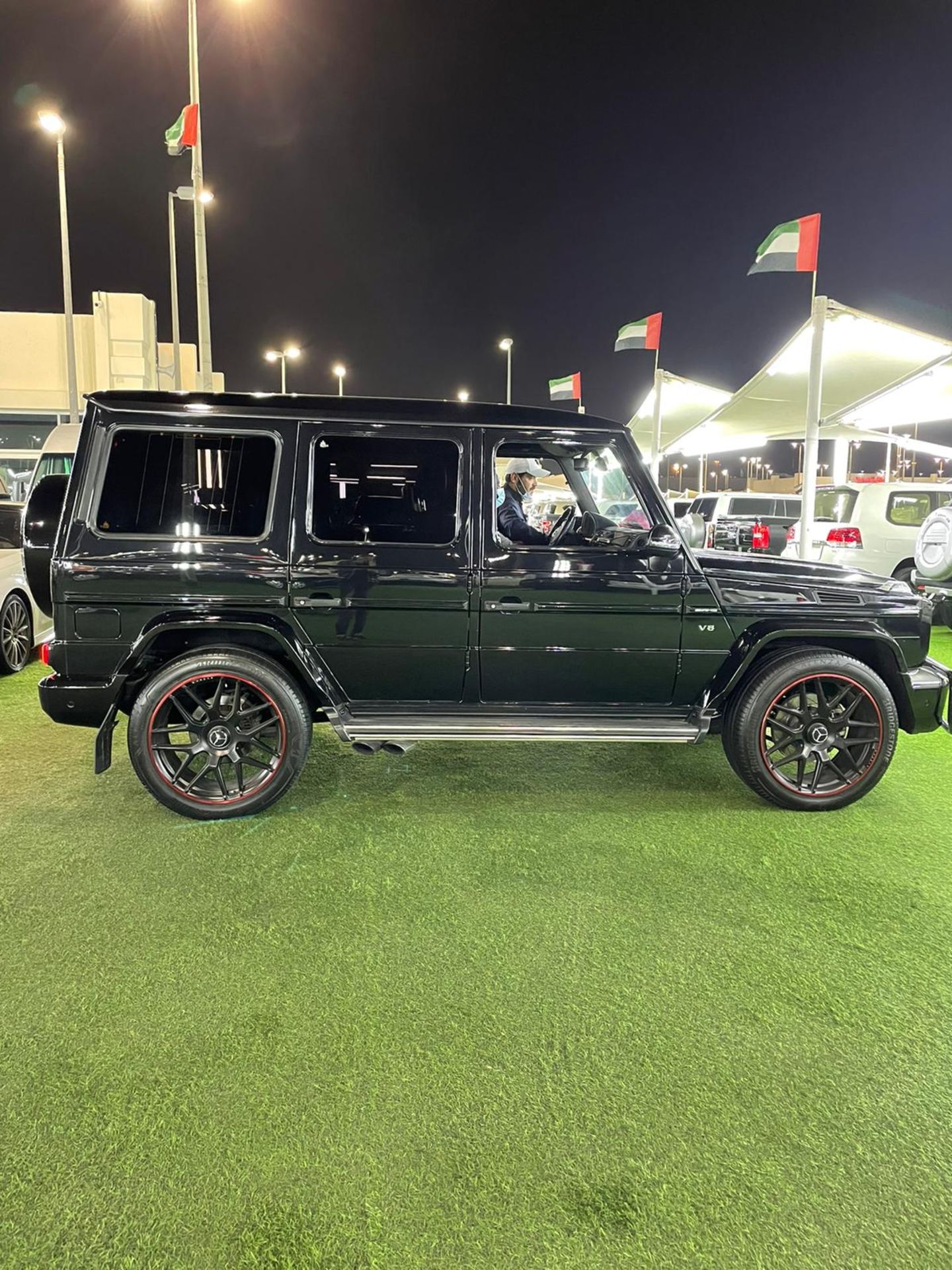 2011 MERCEDES G WAGON G55 changed to a 2020 G63 look Full outside exterior complete package !! - Image 20 of 36