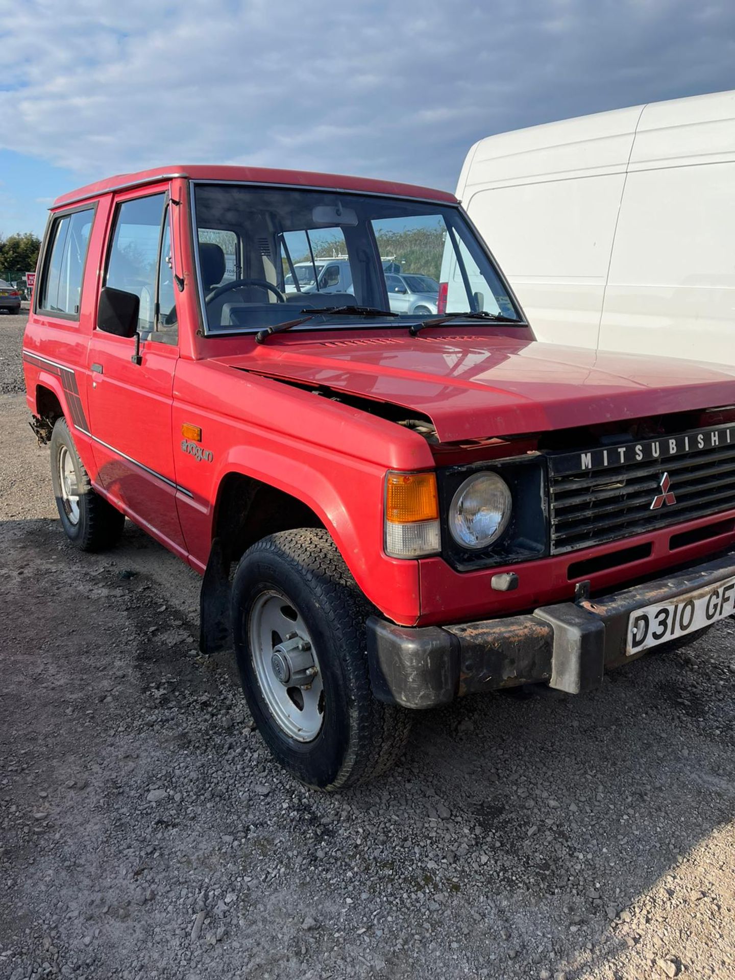 1987 MITSUBISHI SHOGUN SWB V6, BARN FIND, PETROL ENGINE, SHOWING 9 PERVIOUS KEEPERS *NO VAT* - Image 2 of 16