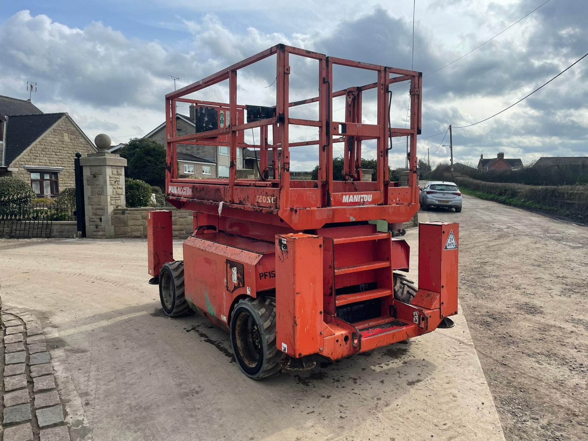 2013 MANITOU MANI-ACCESS 120SC SCISSOR LIFT, RUNS, DRIVES AND LIFTS *PLUS VAT* - Image 9 of 12