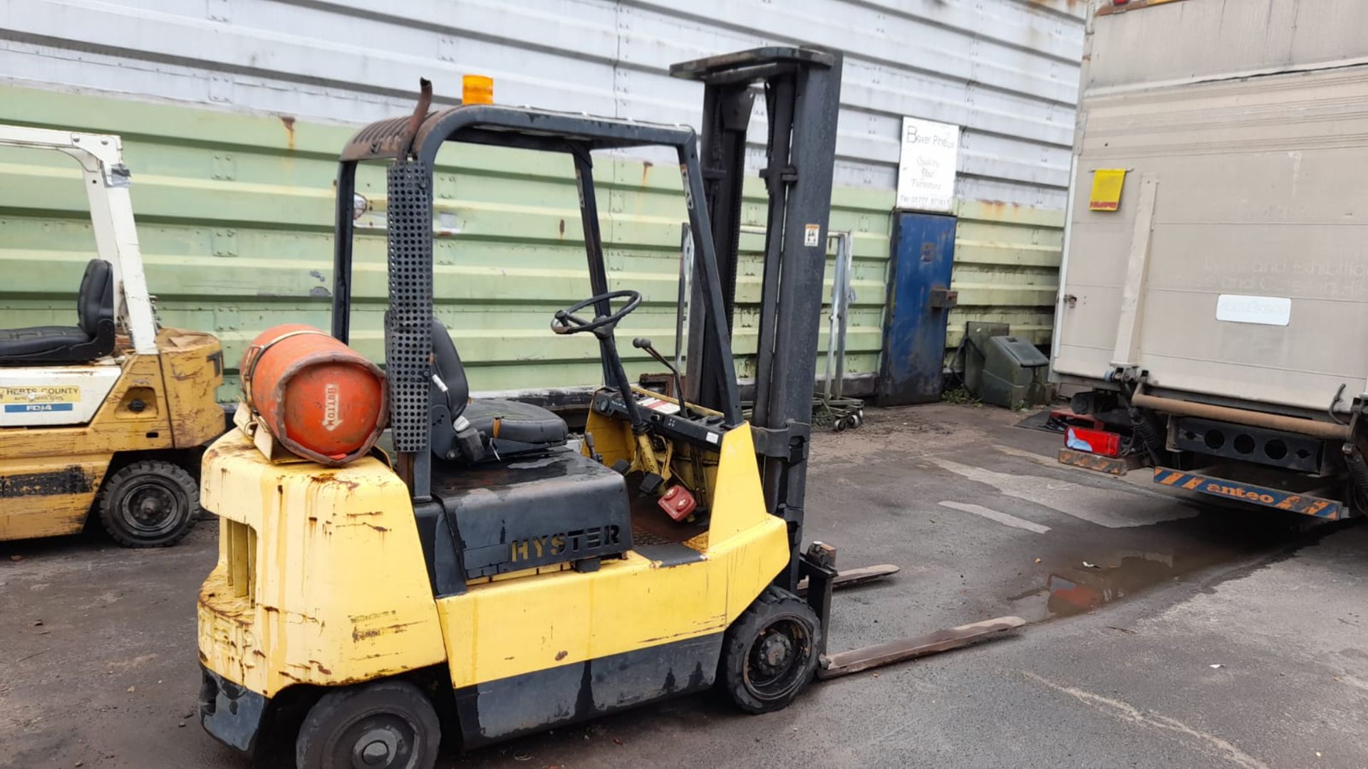 1989 HYSTER S2.00XL 2 TON GAS POWERED FORKLIFT, RUNS DRIVES AND LIFTS *PLUS VAT*