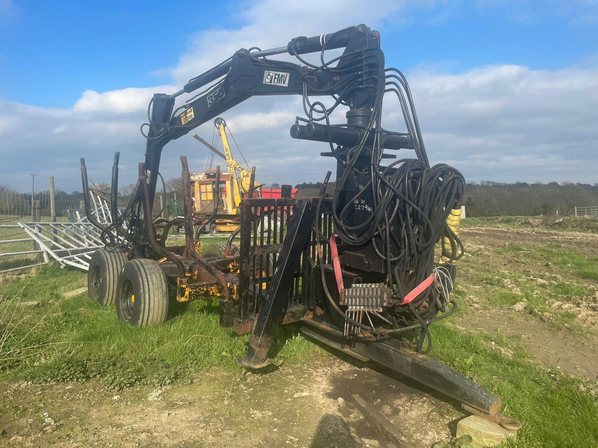 FMW TWIN AXLE LOG TRAILER, CABLE CONTROLLED, PTO DRIVEN *PLUS VAT* - Image 5 of 7