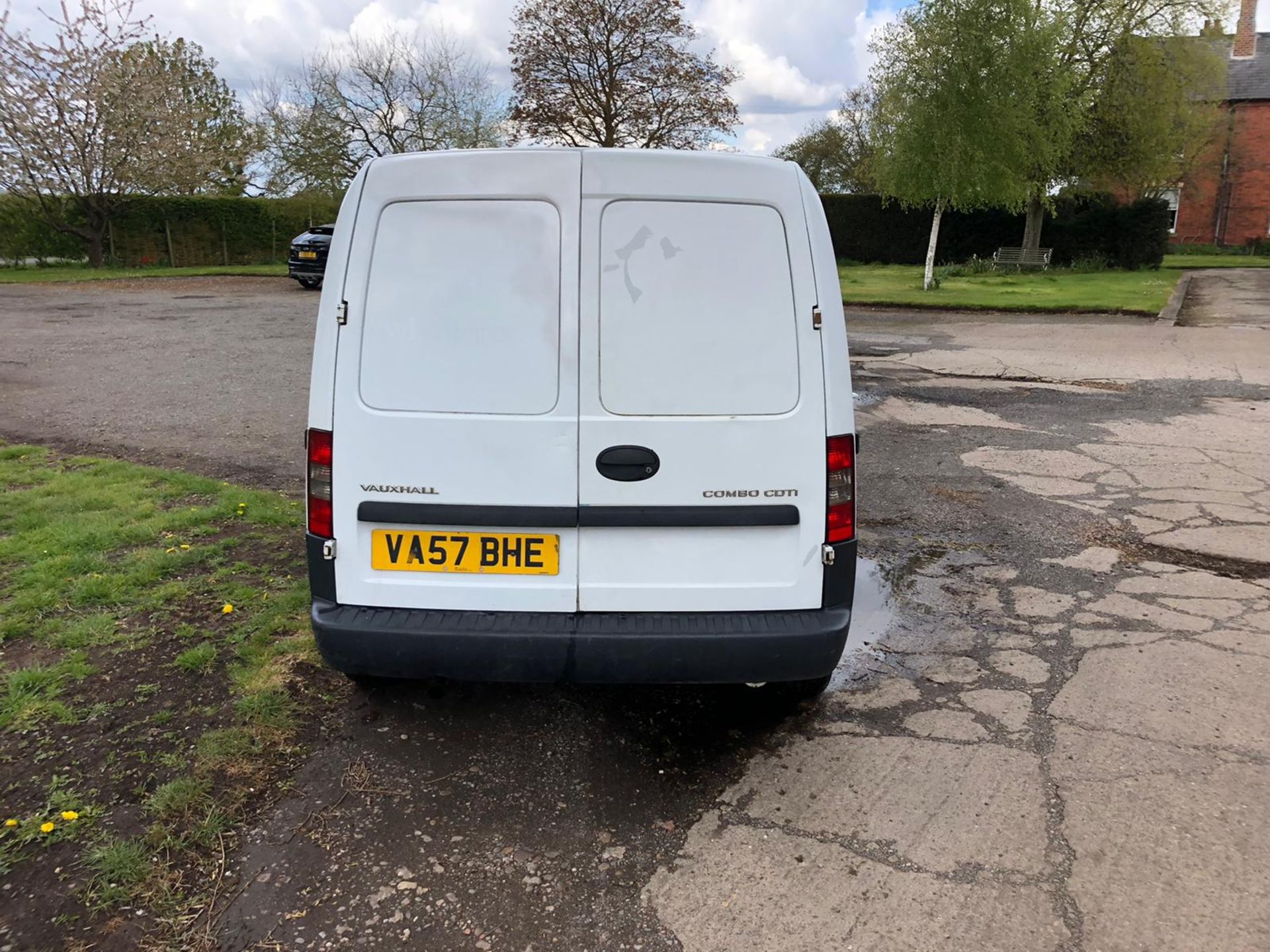 2007 VAUXHALL COMBO CREW 2000 CDTI WHITE FACTORY CREW VAN, 1.2 (1248CC) DIESEL ENGINE *NO VAT* - Image 7 of 13