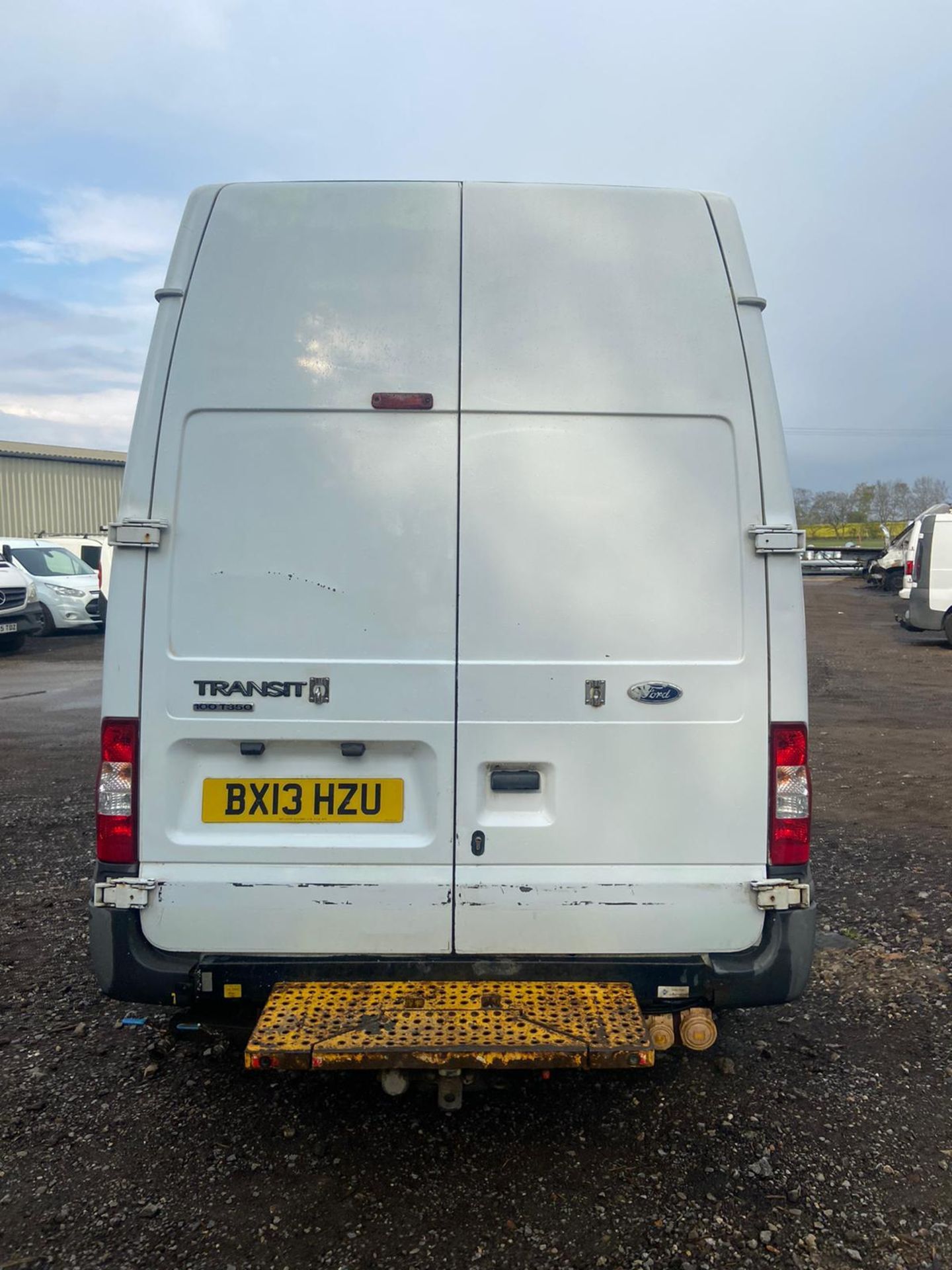 2013/13 REG FORD TRANSIT 100 T350 RWD 2.2 DIESEL WHITE PANEL VAN, SHOWING 0 FORMER KEEPERS *PLUS VAT - Image 6 of 8