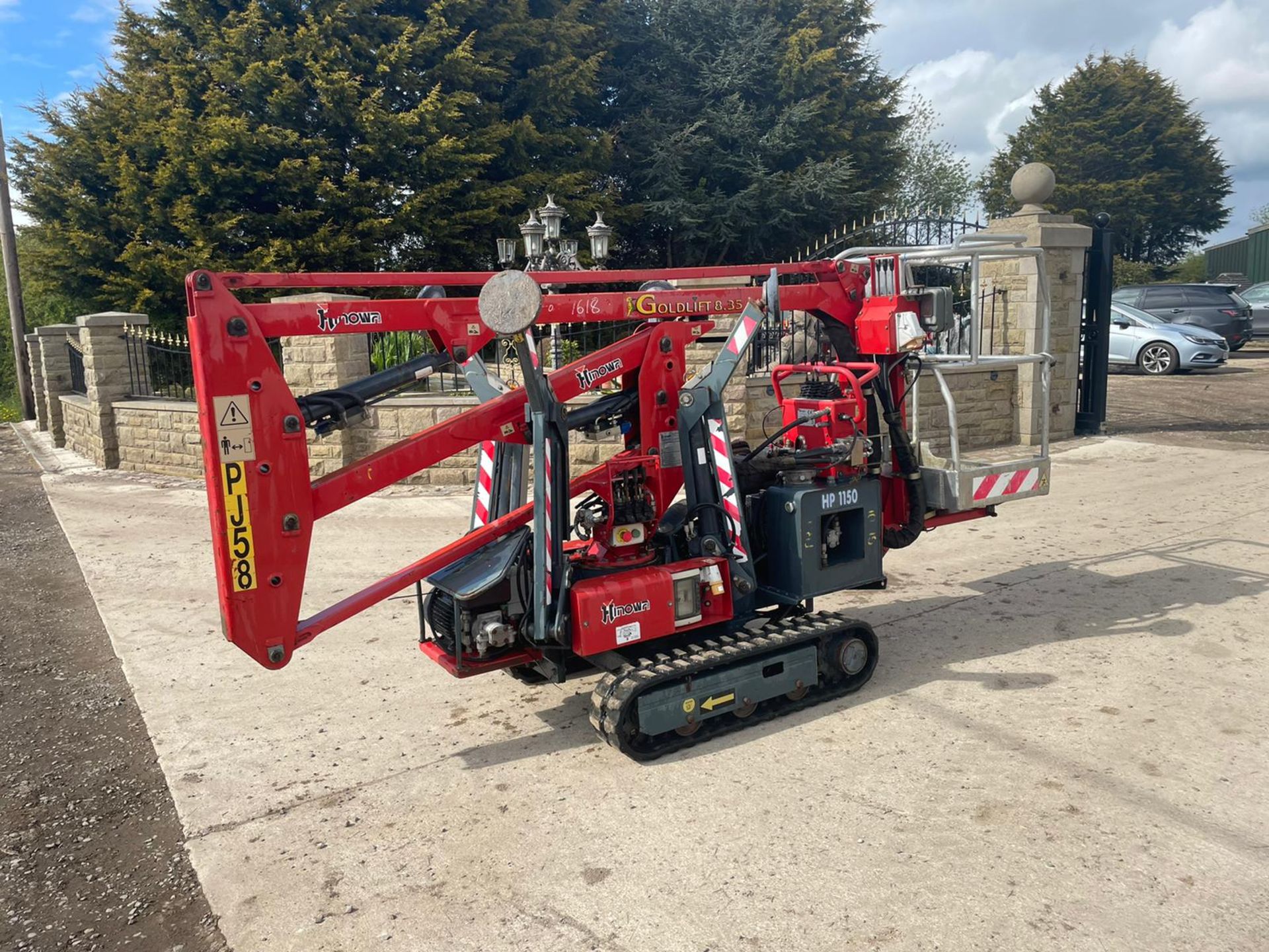 2005 HINOWA 1150 GOLD LIFT 8.35 CHERRY PICKER, RUNS DRIVES AND LIFTS, EXPANDING TRACKS *PLUS VAT* - Image 3 of 20