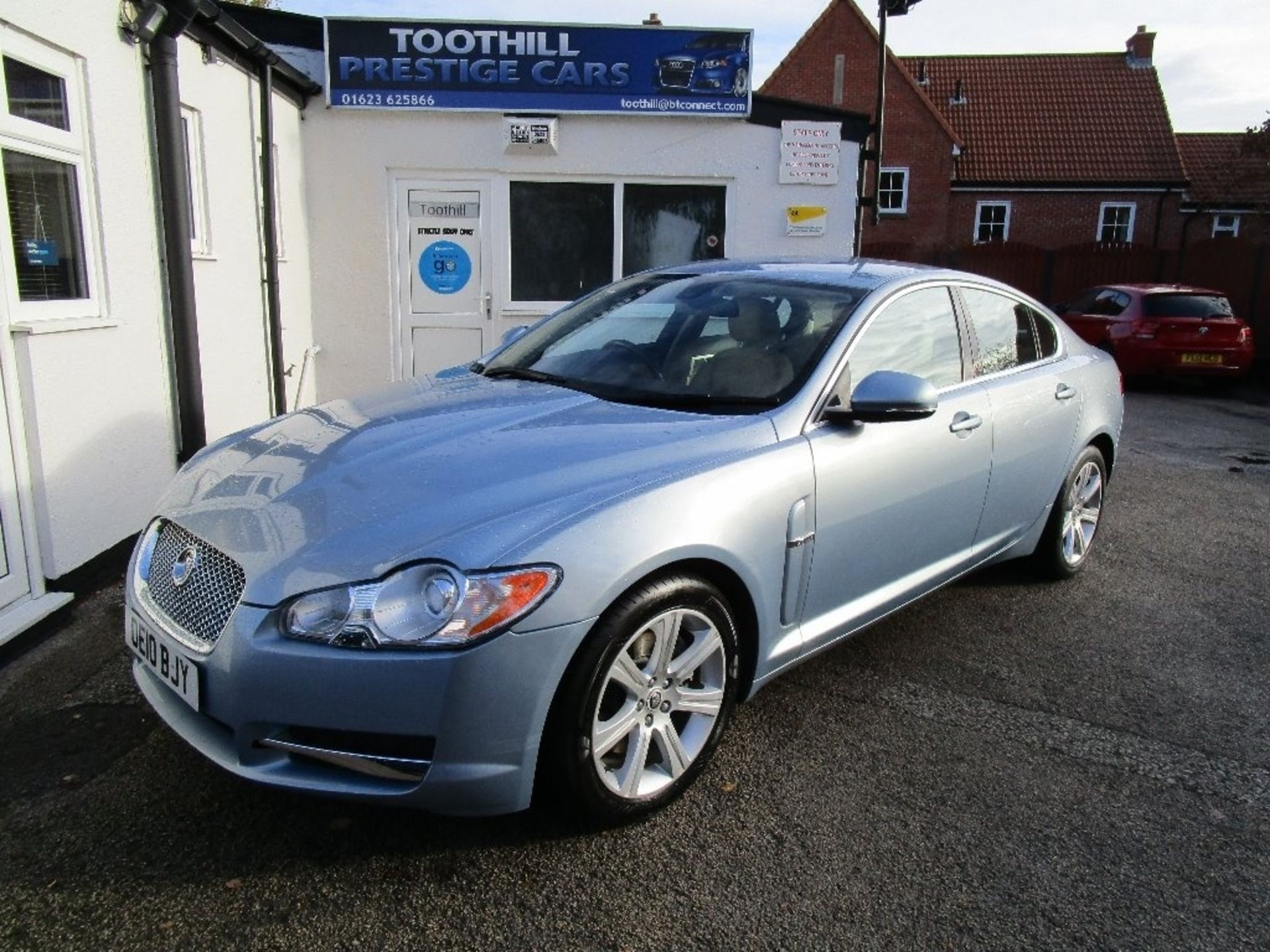 2010 (10) JAGUAR XF LUXURY V6 4 DOOR SALOON, 3.0 PETROL ENGINE, 68.900 MILES *NO VAT* - Image 4 of 15