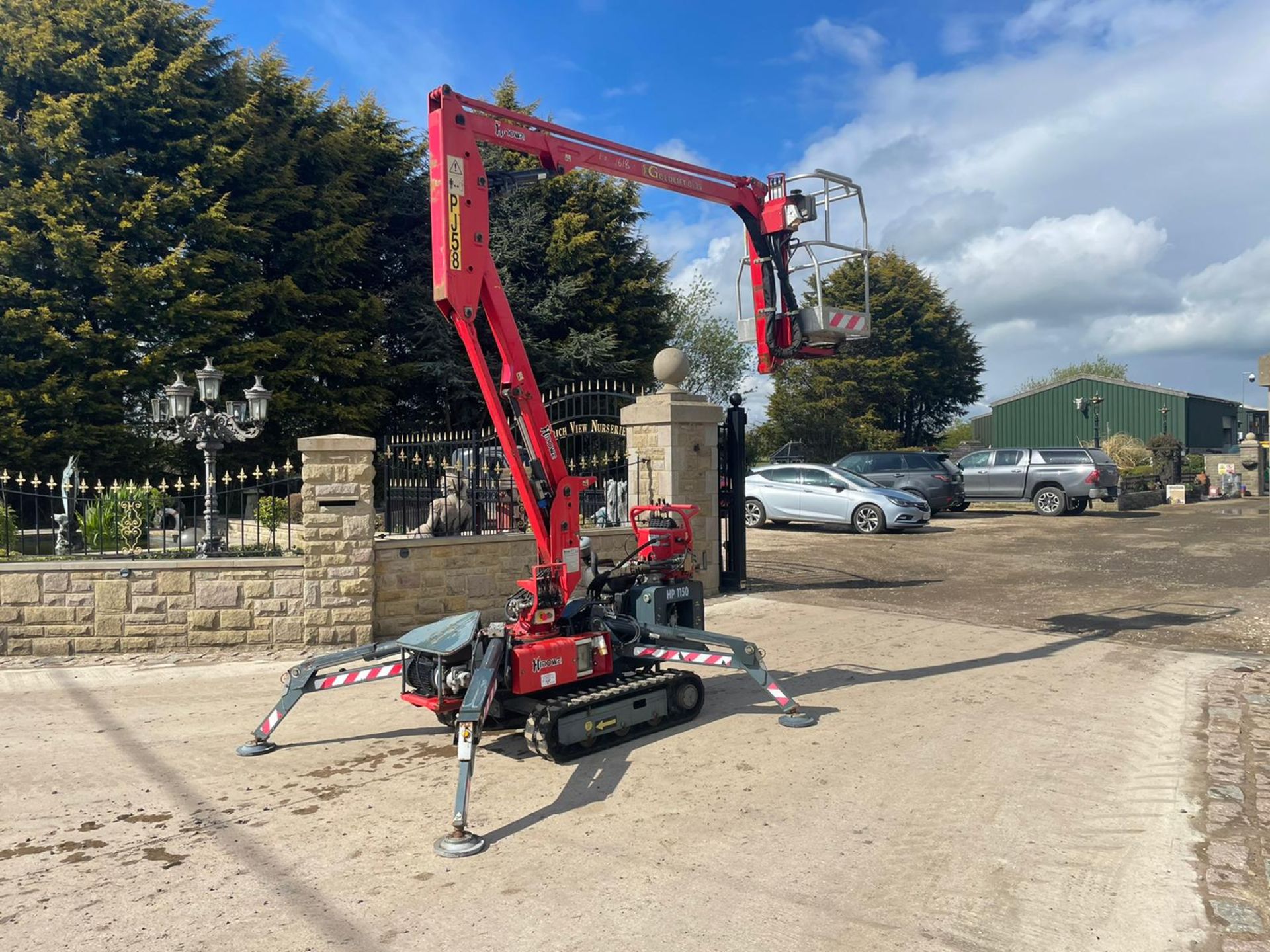 2005 HINOWA 1150 GOLD LIFT 8.35 CHERRY PICKER, RUNS DRIVES AND LIFTS, EXPANDING TRACKS *PLUS VAT* - Image 9 of 20