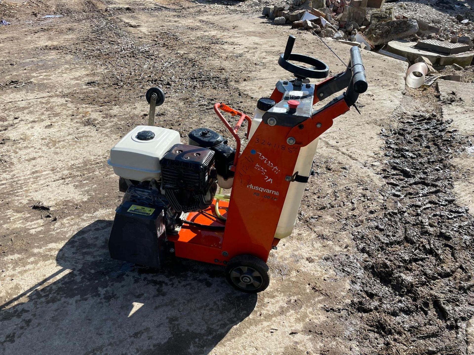 2015 HUSQVARNA FS400LV FLOOR SAW, RUNS AND WORKS, HONDA GX390 ENGINE *NO VAT* - Image 2 of 4