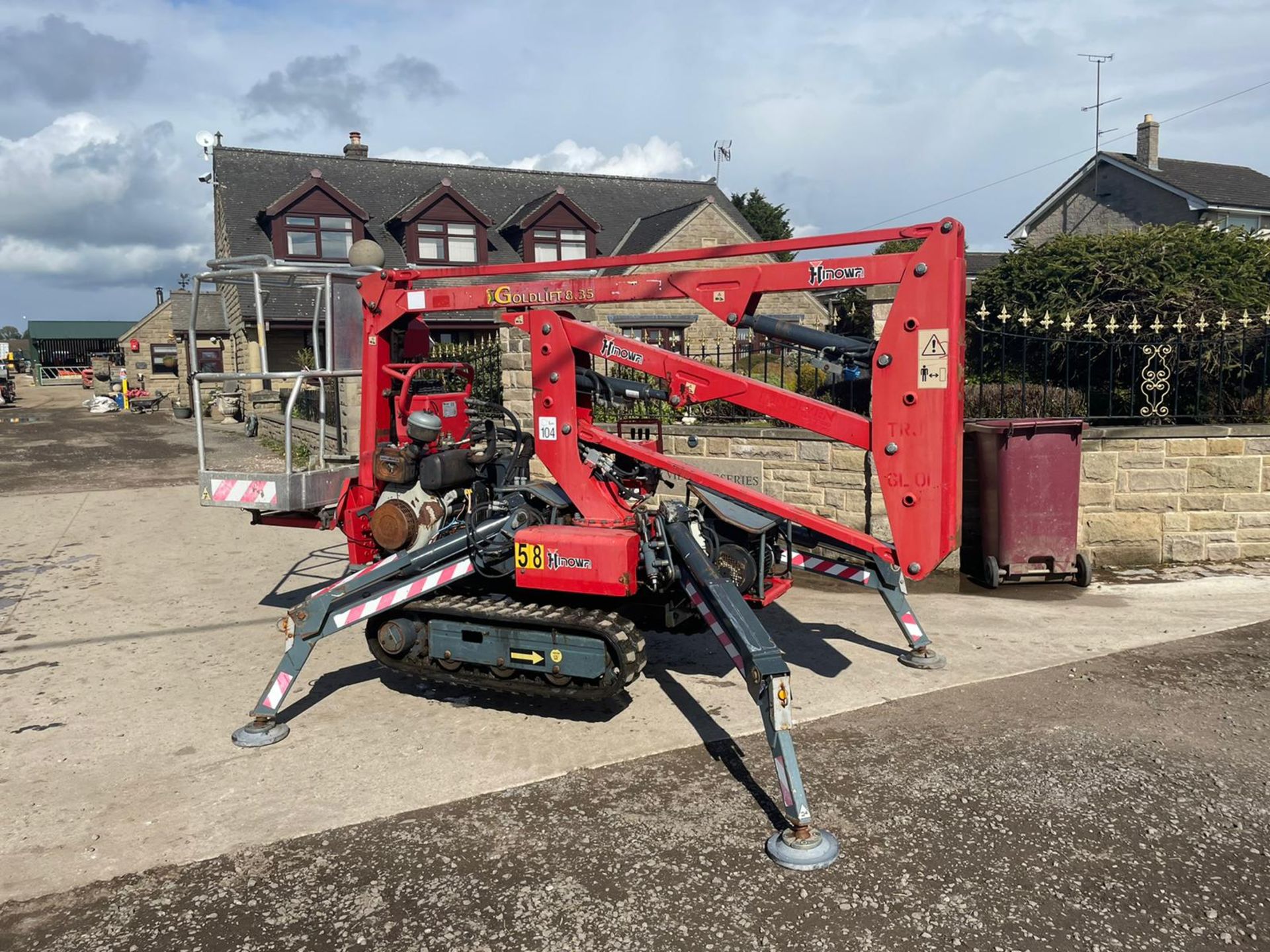 2005 HINOWA 1150 GOLD LIFT 8.35 CHERRY PICKER, RUNS DRIVES AND LIFTS, EXPANDING TRACKS *PLUS VAT* - Image 6 of 20