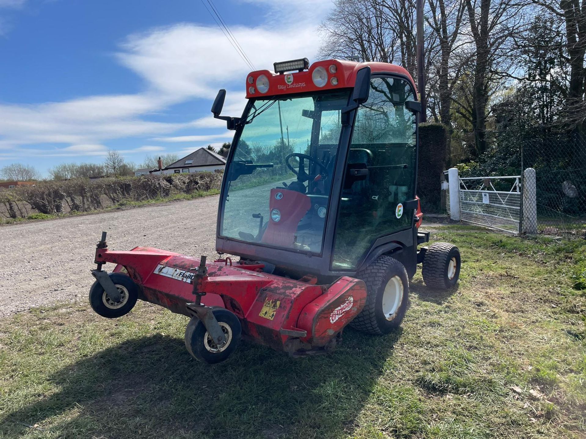 KUBOTA F3680 OUTFRONT RIDE ON MOWER, RUNS DRIVES AND CUTS, HYDROSTATIC *PLUS VAT* - Image 3 of 9