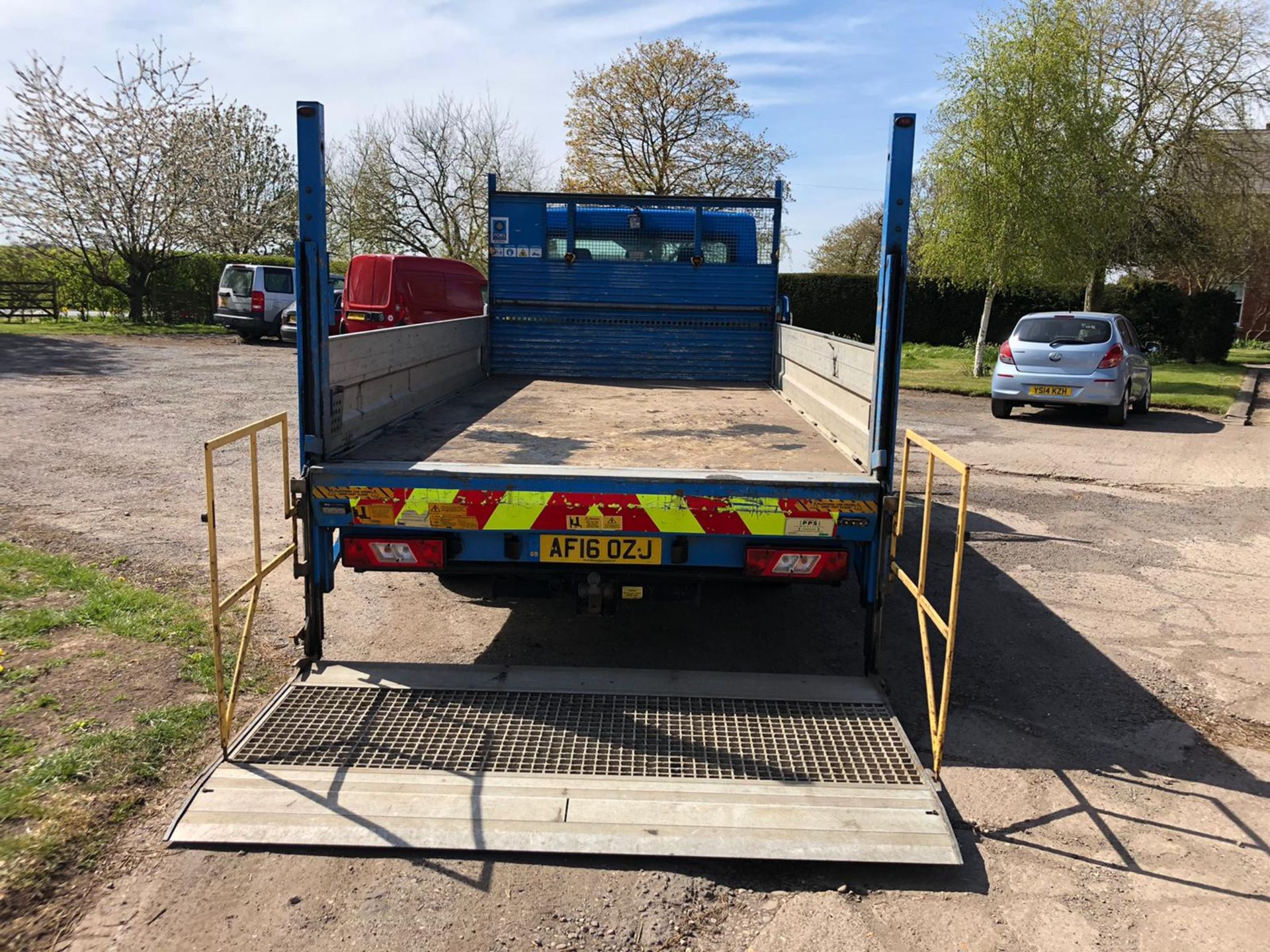 2016 FORD TRANSIT 350 WHITE DROPSIDE LORRY, 2.2 DIESEL ENGINE, SHOWING 1 PREVIOUS KEEPER *PLUS VAT* - Image 8 of 16