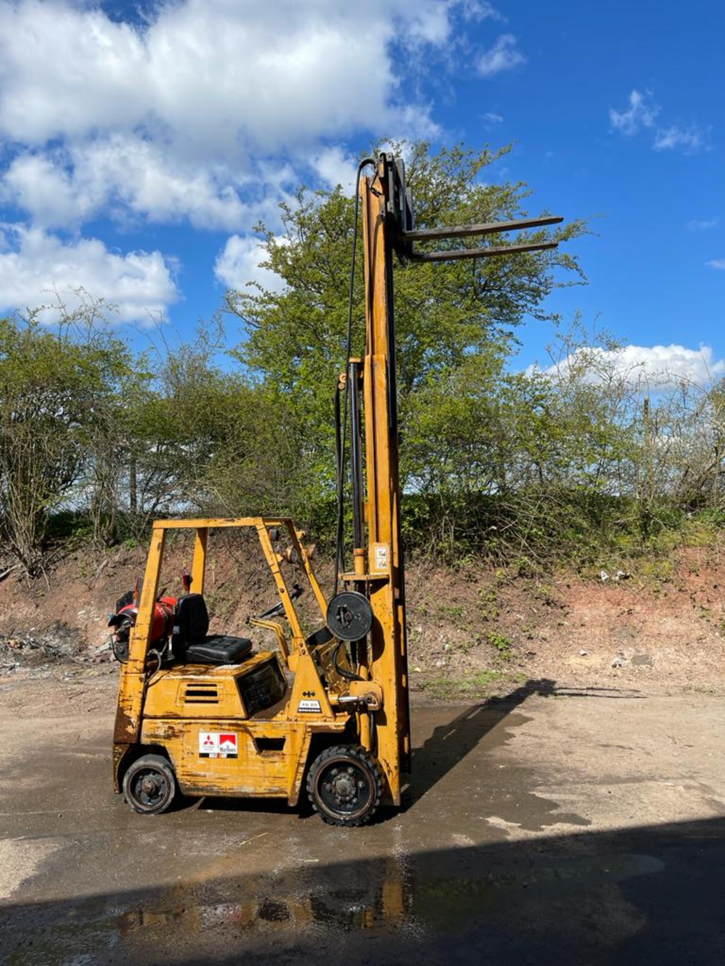 KOMATSU FG20-S-3 2 TON CONTAINER SPEC FORKLIFT, STARTS AND DRIVES WELL *PLUS VAT* - Image 9 of 17