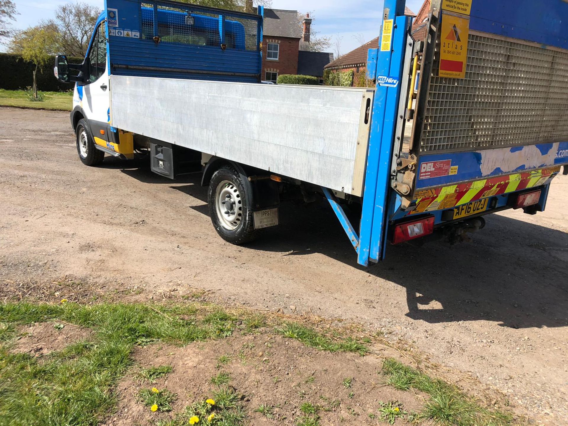 2016 FORD TRANSIT 350 WHITE DROPSIDE LORRY, 2.2 DIESEL ENGINE, SHOWING 1 PREVIOUS KEEPER *PLUS VAT* - Image 5 of 16