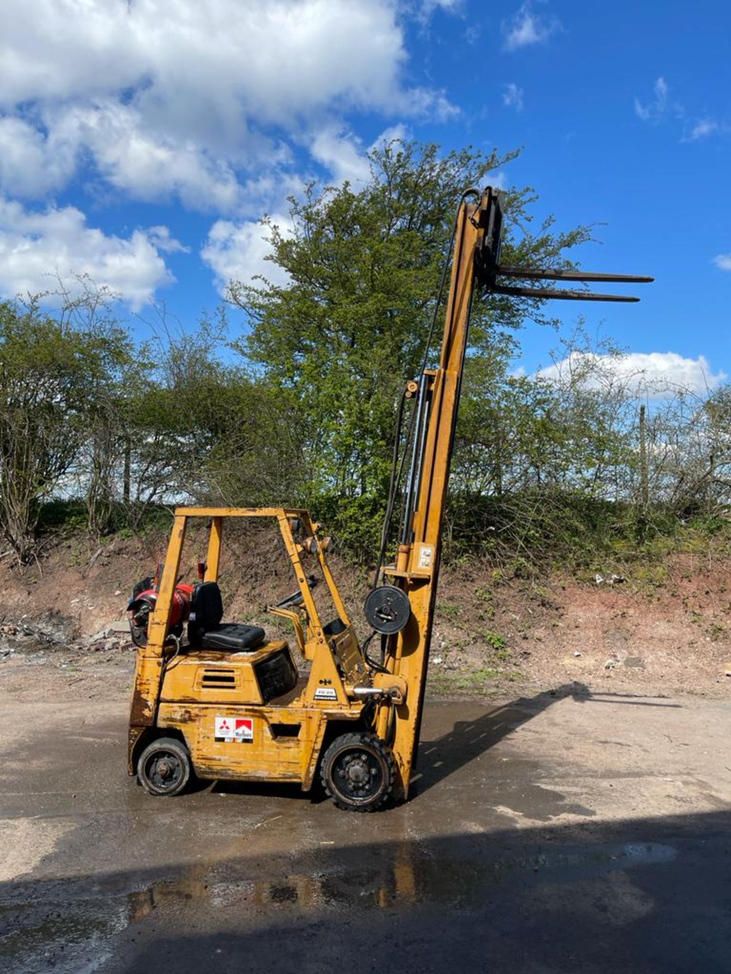 KOMATSU FG20-S-3 2 TON CONTAINER SPEC FORKLIFT, STARTS AND DRIVES WELL *PLUS VAT* - Image 8 of 17