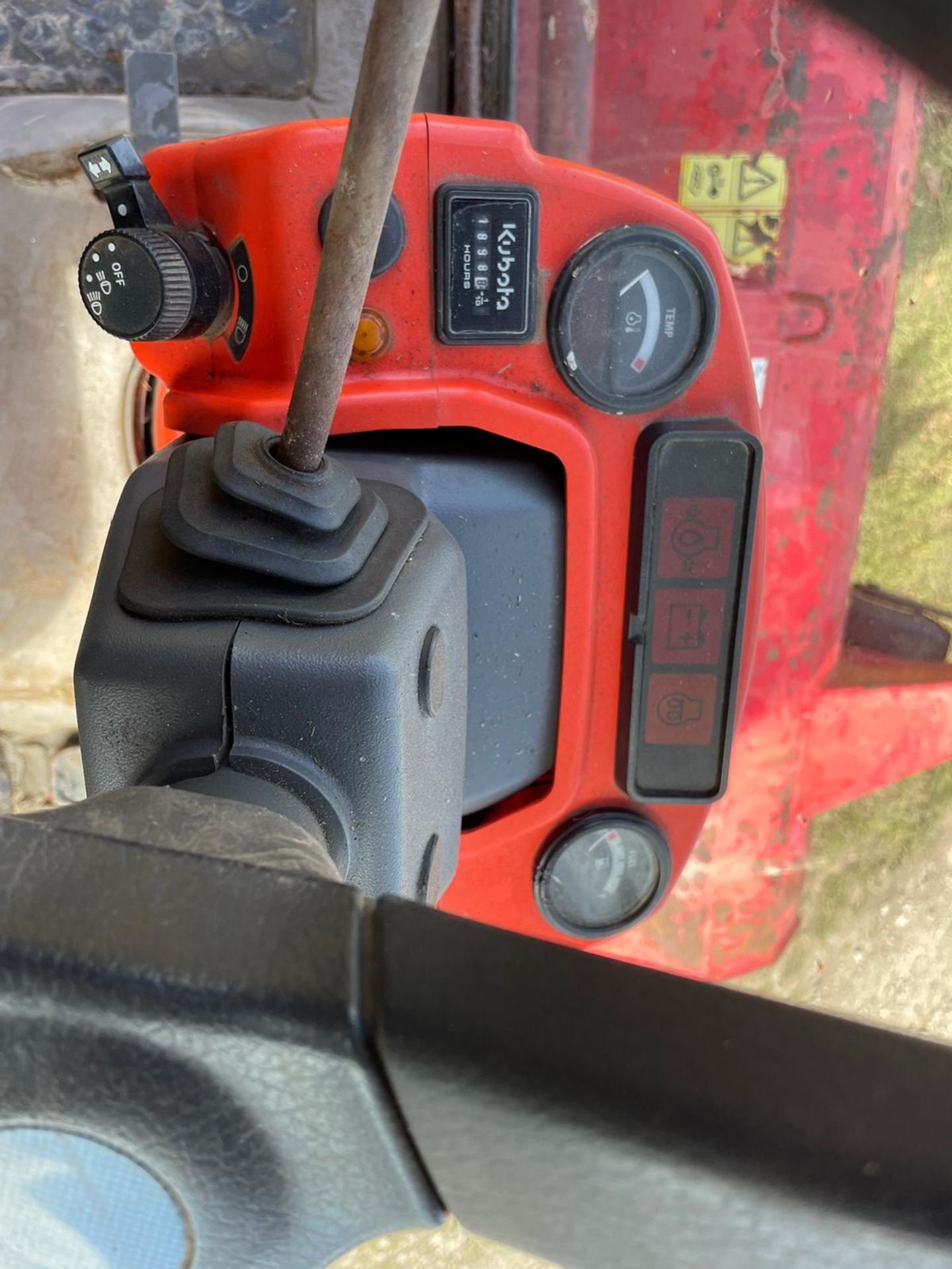 KUBOTA F3680 OUTFRONT RIDE ON MOWER, RUNS DRIVES AND CUTS, HYDROSTATIC *PLUS VAT* - Image 7 of 9