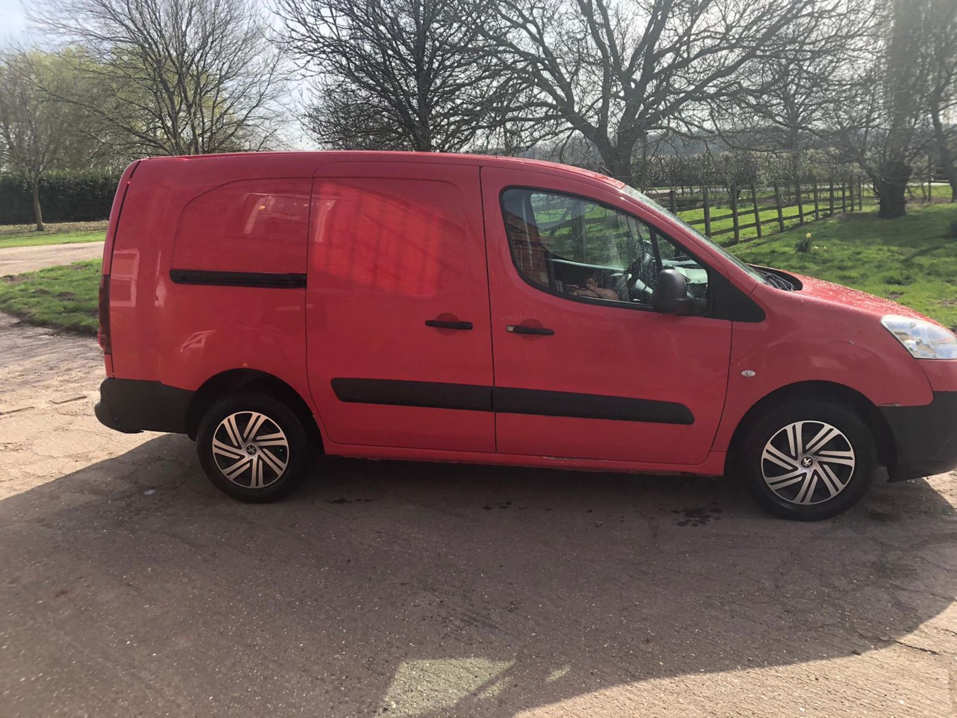 2014/14 REG PEUGEOT PARTNER 750 S L2 HDI 1.6 DIESEL PANEL VAN, SHOWING 0 FORMER KEEPERS *PLUS VAT* - Image 8 of 12