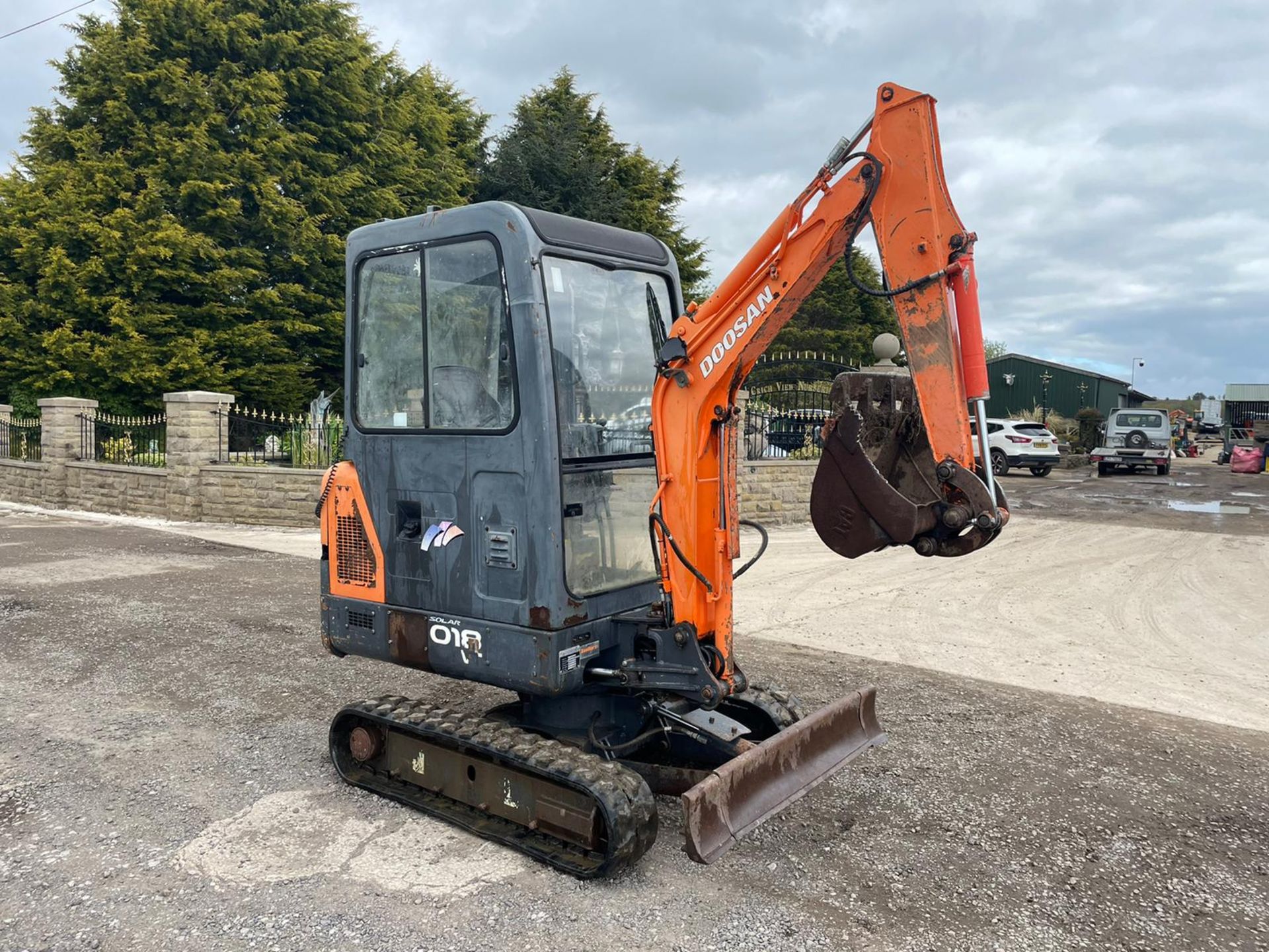 2007 DOOSAN SOLAR 018 VT MINI EXCAVATOR / DIGGER, RUNS DRIVES AND DIGS, EXPANDING TICKETS *PLUS VAT* - Image 2 of 13