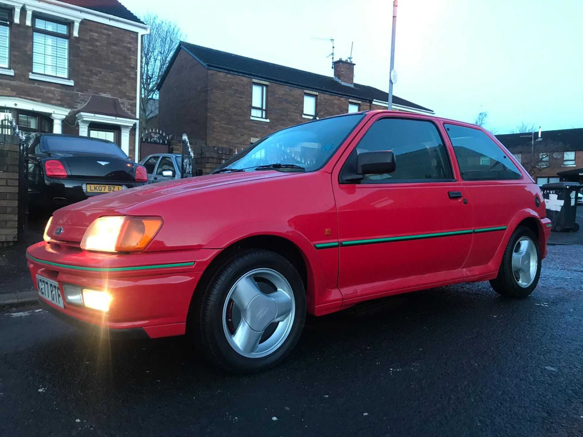 1992 FORD FIESTA XR2 I RED 3 DOOR HATCHBACK, 1.8 PETROL ENGINE, MANUAL 5 GEARS *PLUS VAT* - Image 5 of 16