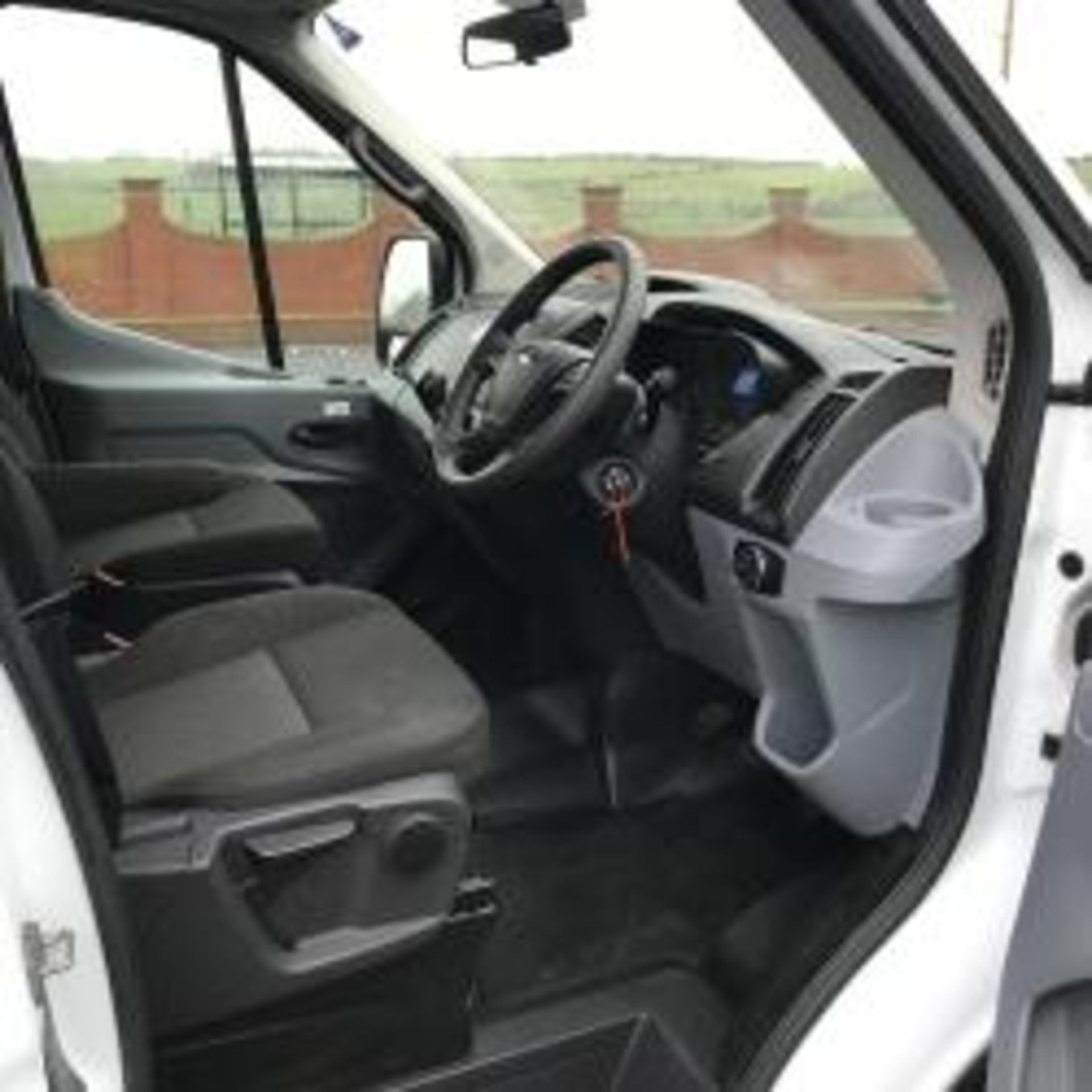 2014 (64) FORD TRANSIT 460 ECONETIC TECH, 17 SEAT MINI BUS, DIESEL, ONLY 24,000 MILES *PLUS VAT* - Image 9 of 21