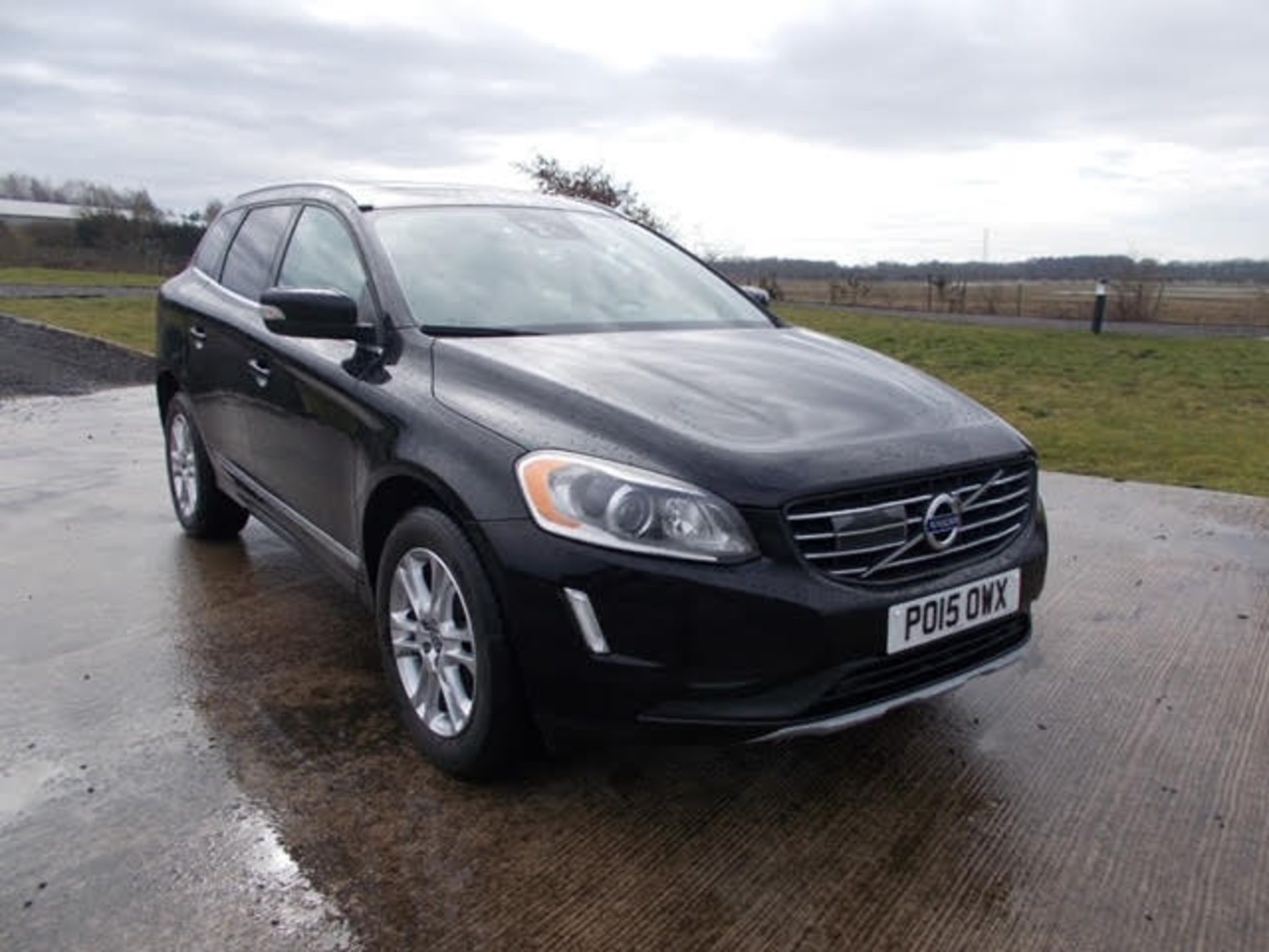 2015 (15) VOLVO XC60 AWD 2.0 PETROL AUTO BLACK, VDI CLEAR, 0 PREVIOUS KEEPERS *NO VAT* - Image 8 of 20