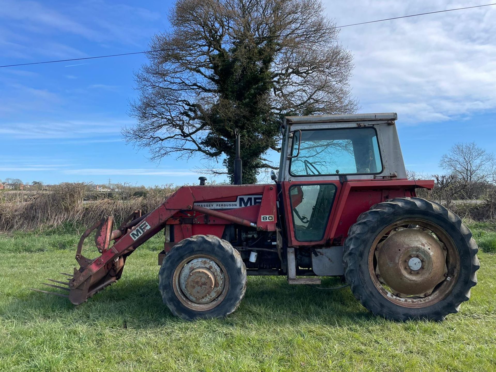 1999 MASSEY FERGUSON MG590 TRACTOR WITH LOADER, RUNS DRIVES AND LIFTS, CABBED *PLUS VAT*