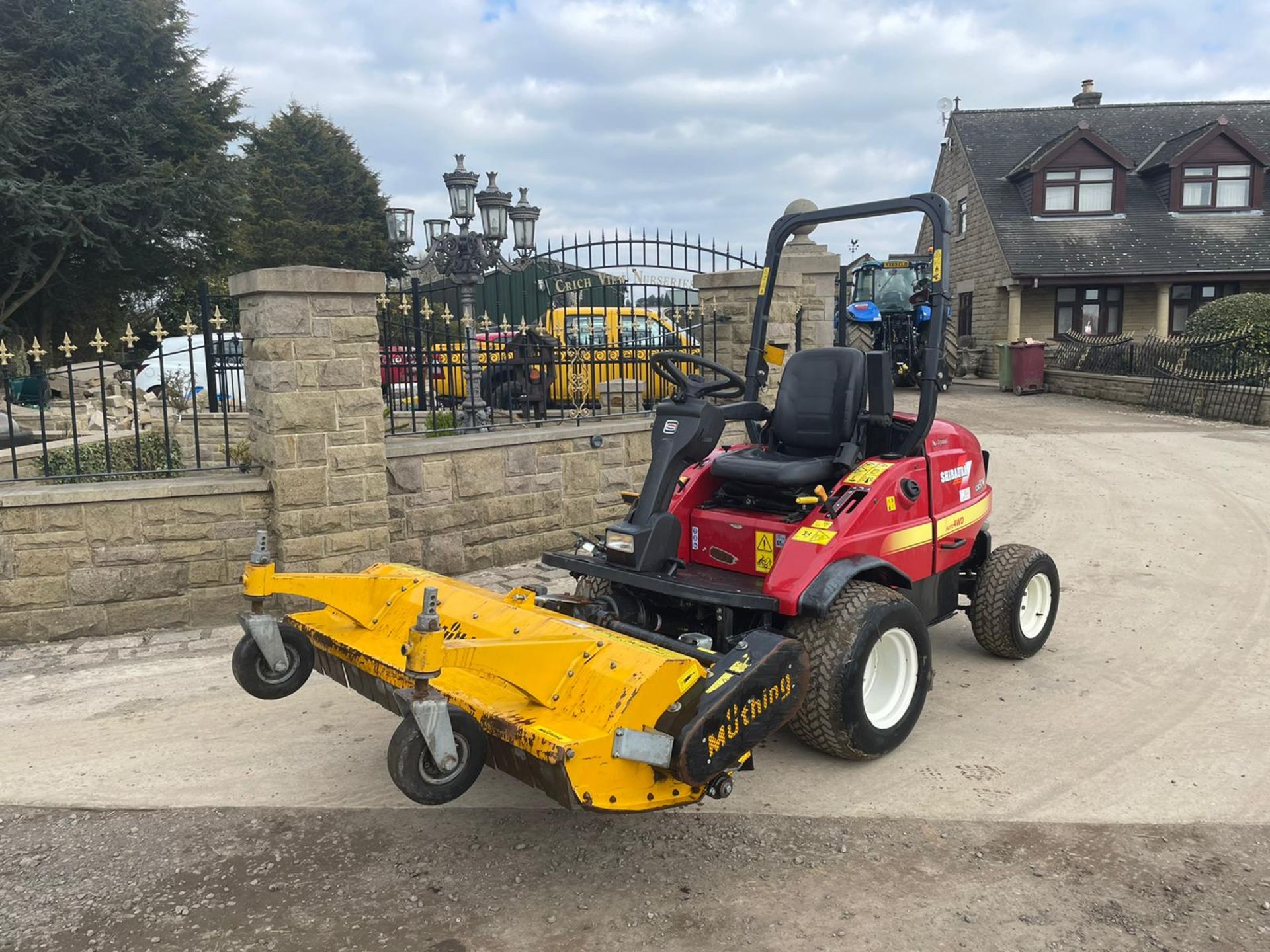 2014 SHIBAURA CM374 RIDE ON MOWER WITH A 2014 MUTHING FLAIL DECK, RUNS DRIVES AND CUTS *PLUS VAT* - Image 2 of 10