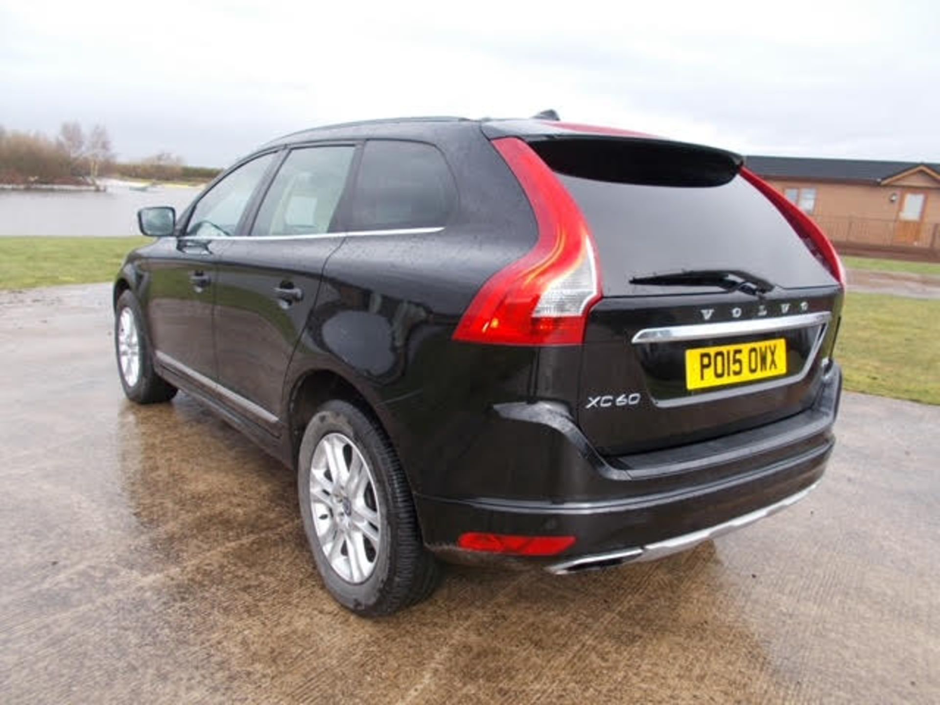 2015 (15) VOLVO XC60 AWD 2.0 PETROL AUTO BLACK, VDI CLEAR, 0 PREVIOUS KEEPERS *NO VAT* - Image 4 of 20