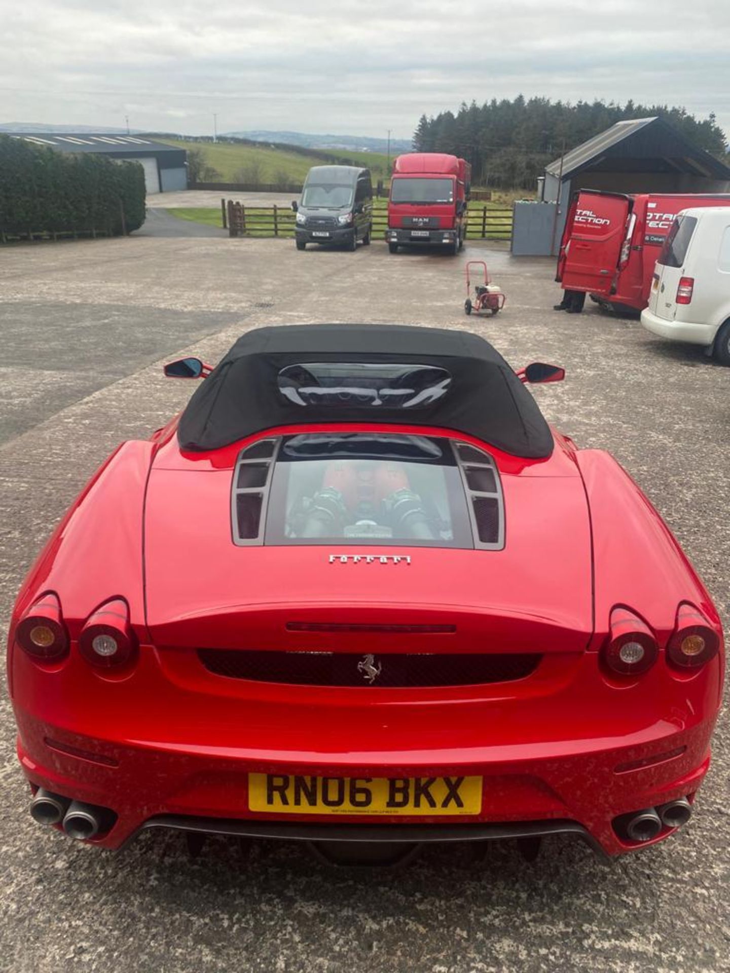2006 FERRARI F430 SPIDER F1 CONVERTIBLE RED SPORTS CAR, SHOWING 3 FORMER KEEPERS *NO VAT* - Image 9 of 28