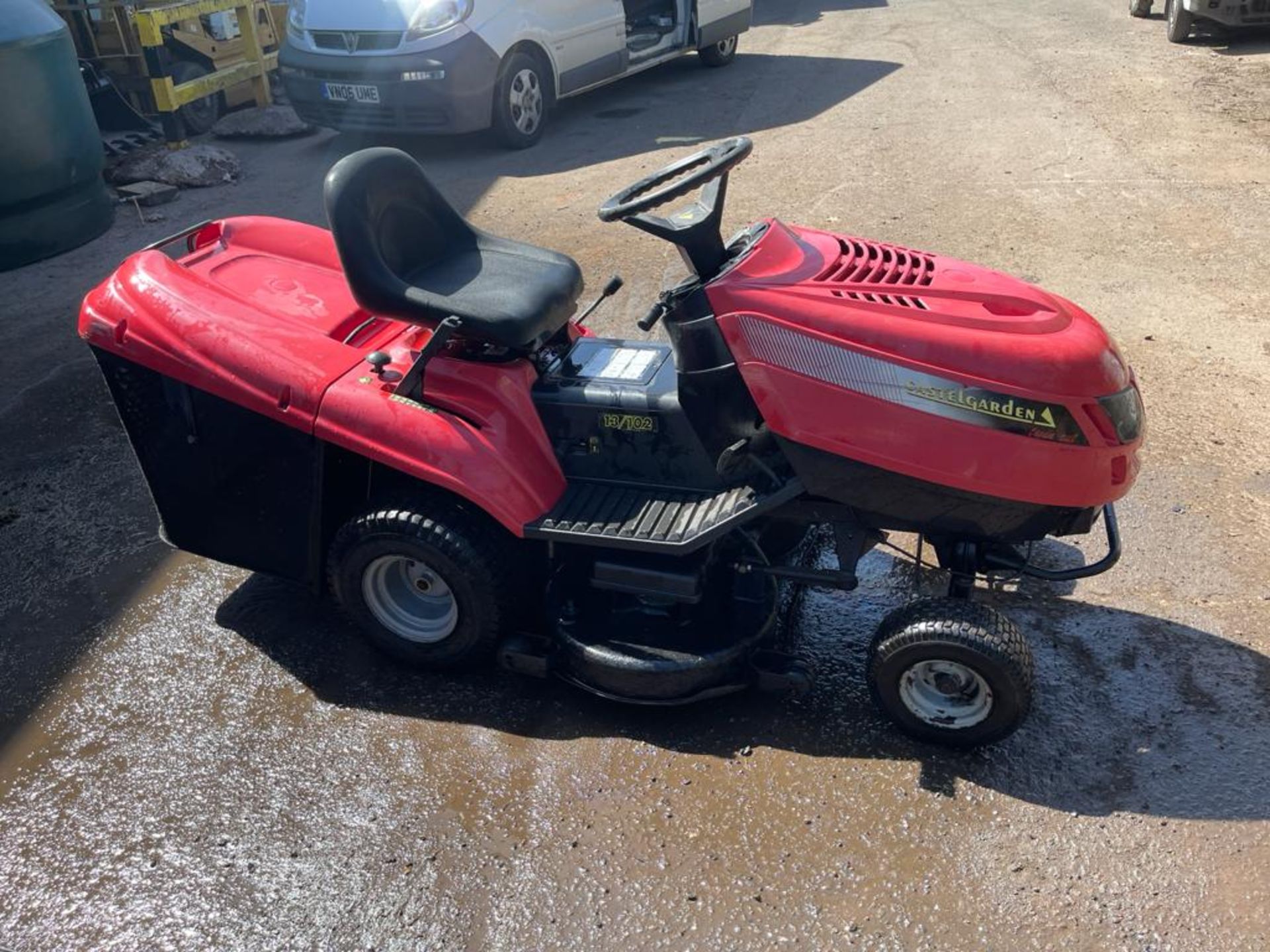 CASTELGARDEN P/X RIDE ON MOWER 13/102 TWIN CUT, STARTS DRIVES AND CUTS *NO VAT*