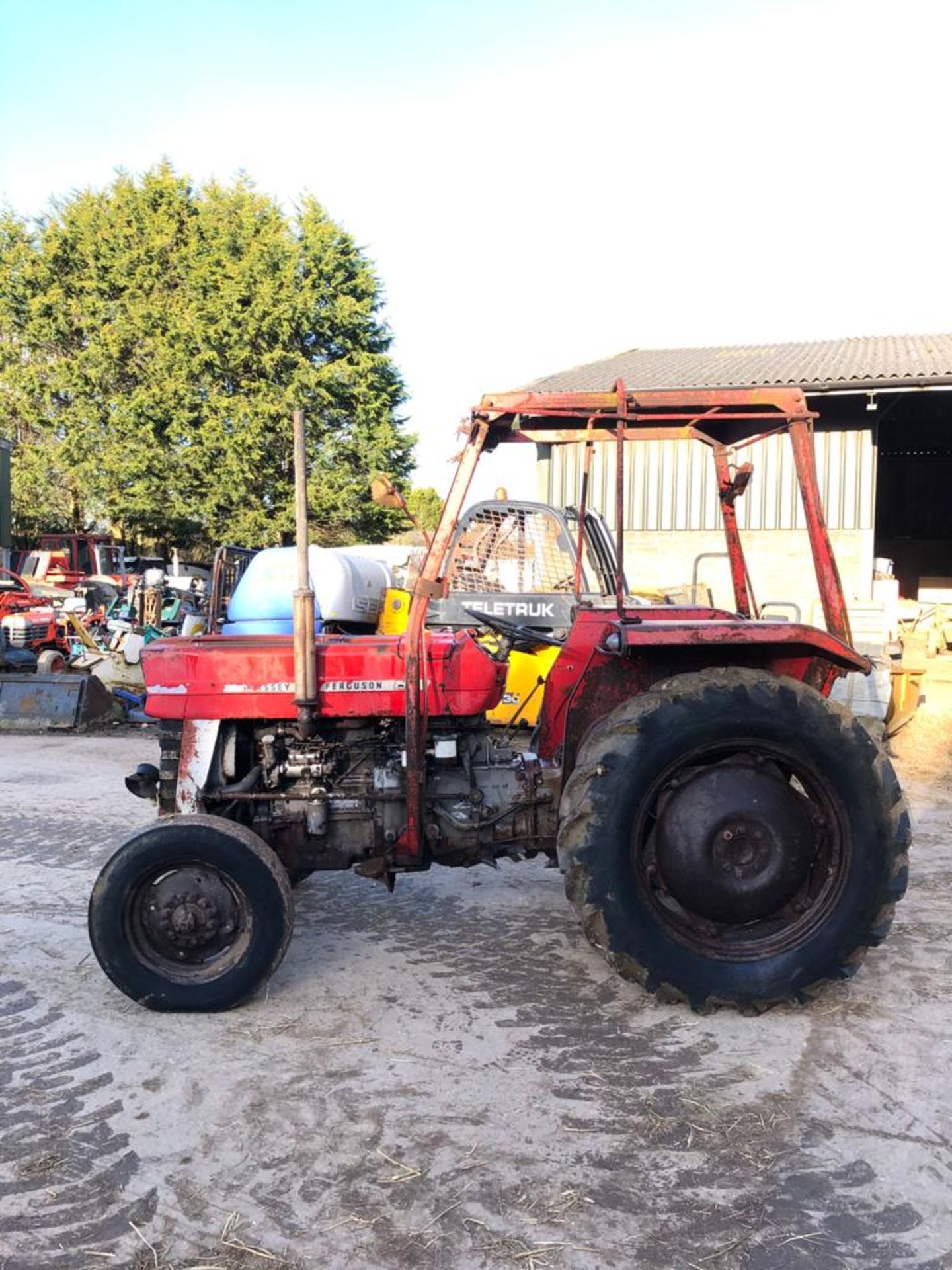 MASSEY FERGUSON 135 TRACTOR, RUNS AND WORKS WELL, REAR PTO, REAR 3 POINT LINKAGE *PLUS VAT* - Image 5 of 5