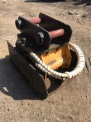 ENGCON WACKER PLATE, BELIEVES TO WORK, 80MM PINS, SUITABLE FOR 20-24 TON EXCAVATOR *PLUS VAT*