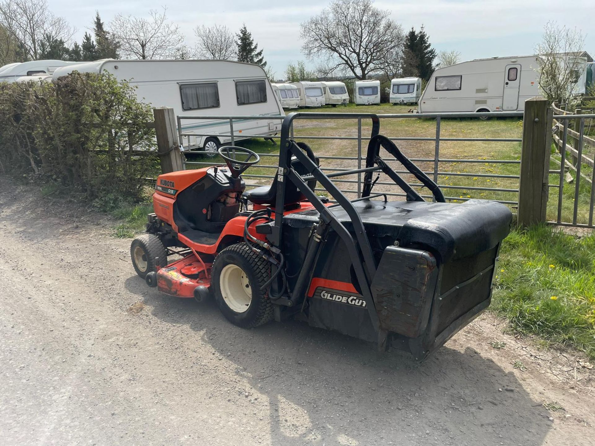 KUBOTA G18 RIDE ON MOWER,RUNS DRIVES AND CUTS,ONLY 623 HOURS,3 CYLINDER KUBOTA DIESEL ENGINE *NO VAT - Image 6 of 9