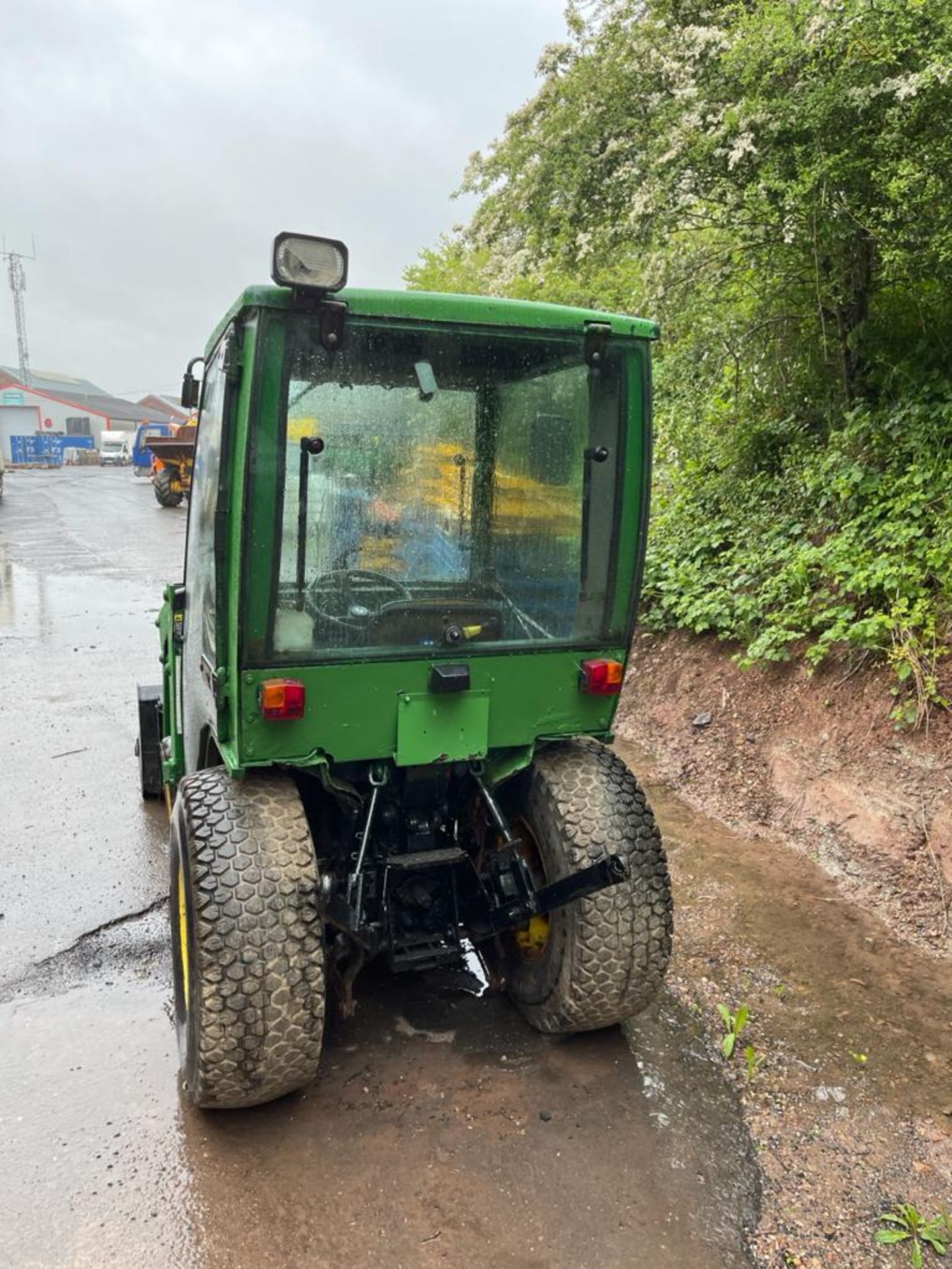 JOHN DEERE 4100 LOADER TRACTOR, 4 WHEEL DRIVE, RUNS, WORKS AND LIFTS *PLUS VAT* - Image 3 of 8