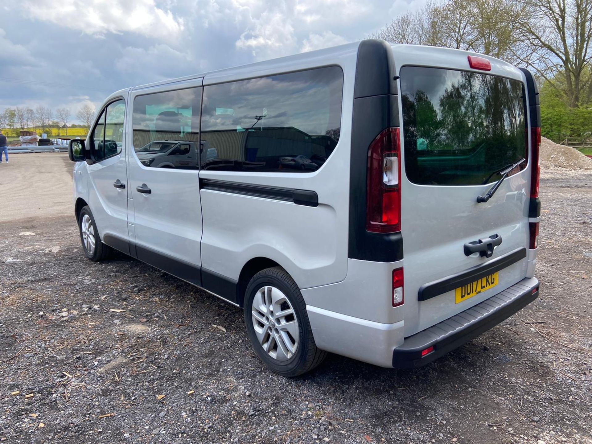 2017 VAUXHALL VIVARO 2900 COMBI CDTI BT S/S LWB MPV MINIBUS, 1.6 DIESEL ENGINE, 92K MILES *PLUS VAT* - Image 5 of 13