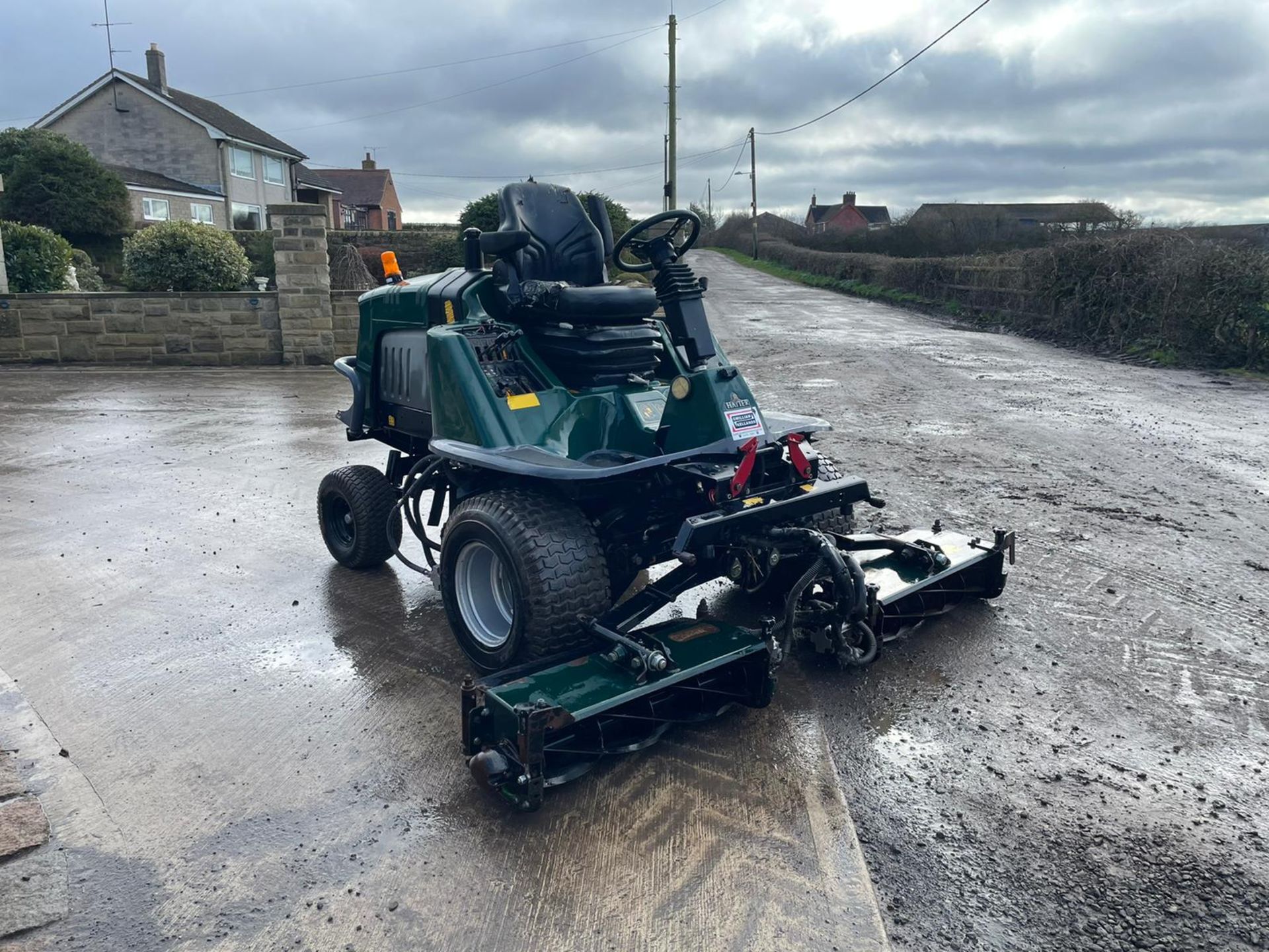 2006 Hayter LT322 Cyclinder Mower *PLUS VAT* - Image 5 of 8