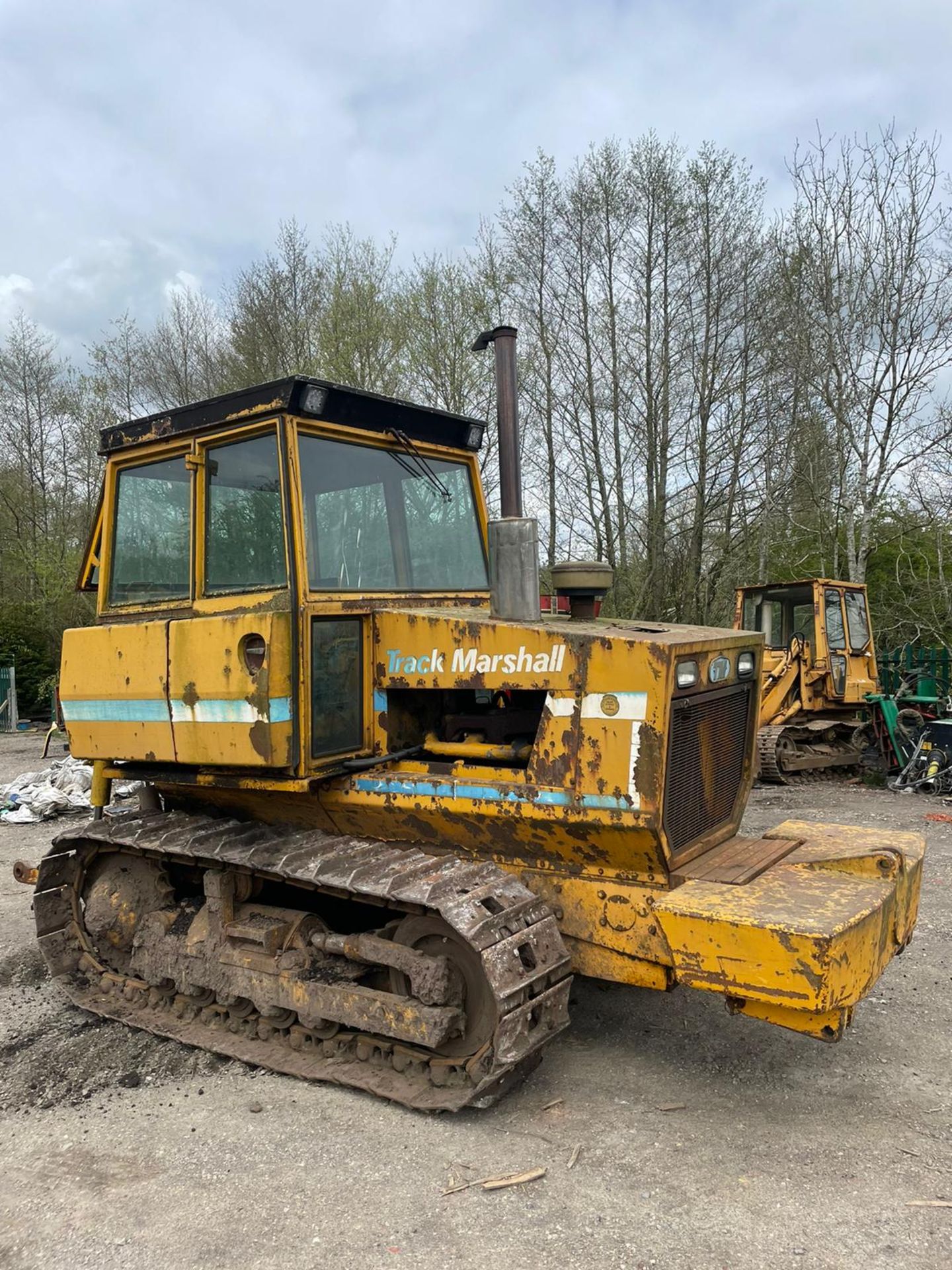 TRACK MARSHALL 135 DOZER DROT, 3781 HOURS, REAR ARMS WITH 3 POINT LINKAGE, RUNS DRIVES AND LIFTS - Image 2 of 7