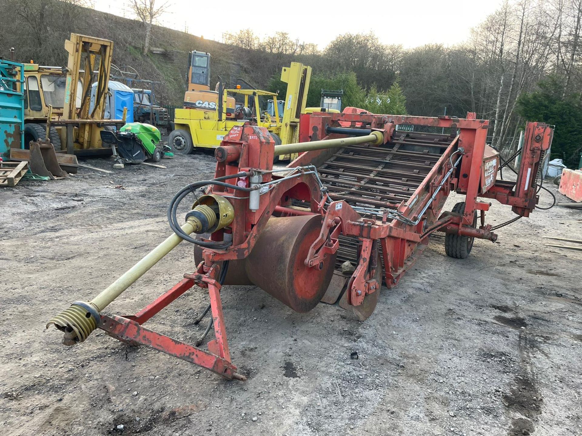 GRIMME COLT 91 STONE PICKER, PTO DRIVEN, SUITABLE FOR 3 POINT LINKAGE *PLUS VAT* - Image 4 of 5