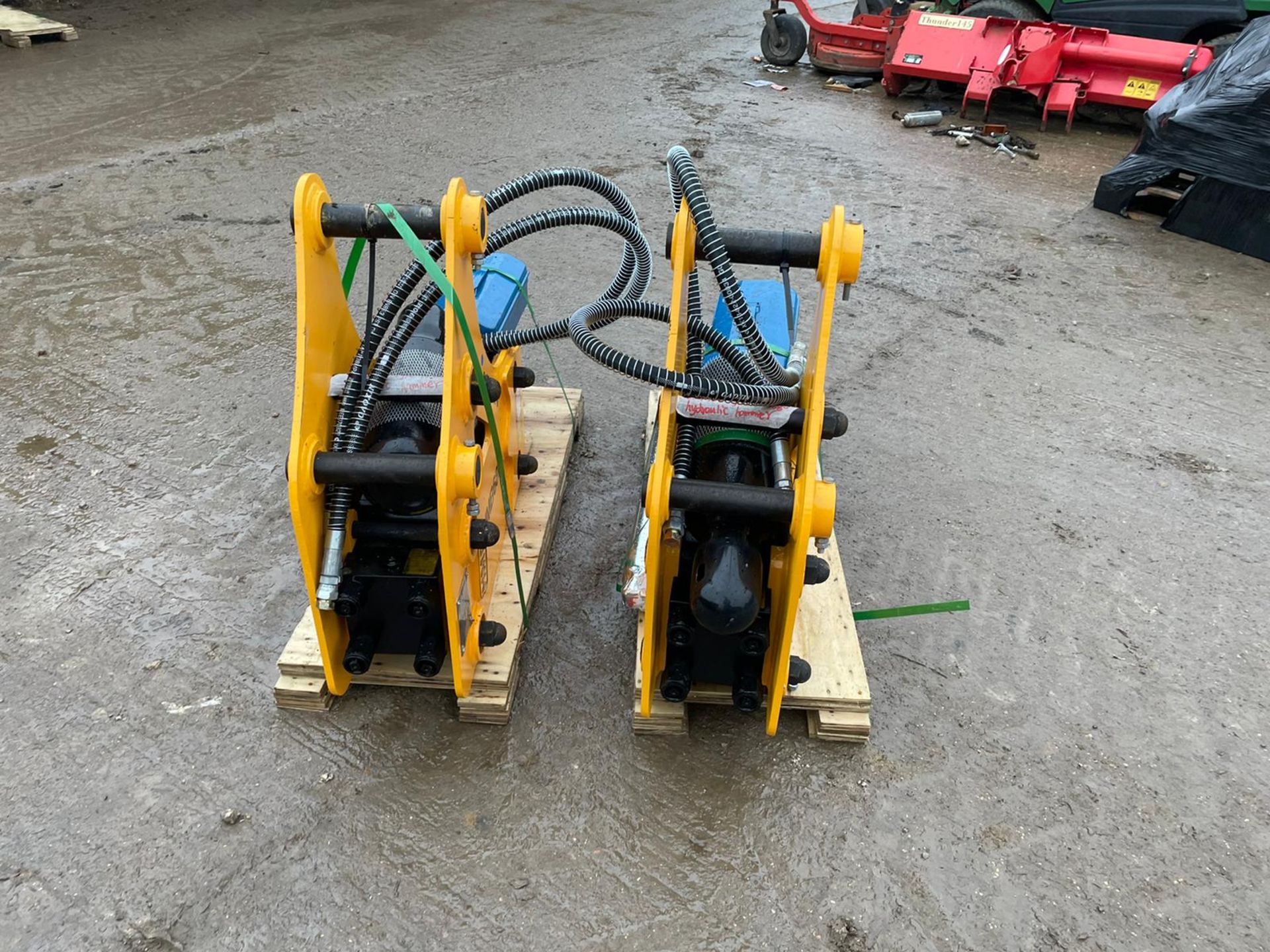 BRAND NEW AND UNUSED HANMEN HMB680 BREAKER, SUITABLE FOR 5-8 TON EXCAVATOR *PLUS VAT* - Image 5 of 6