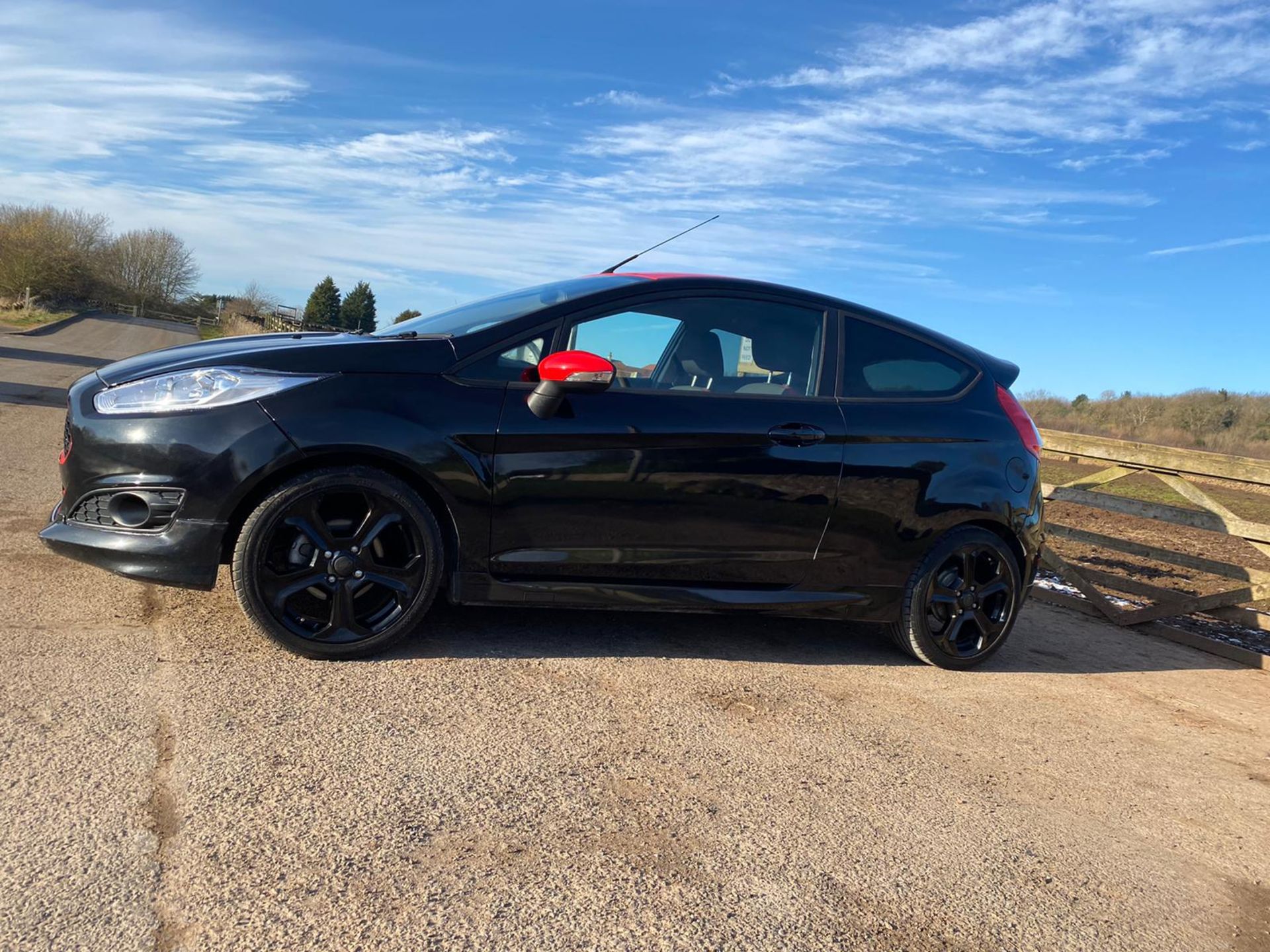 2014/64 REG FORD FIESTA ZETEC S BLACK EDITION 998CC PETROL 3DR HATCHBACK, SHOWING 2 FORMER KEEPERS - Image 5 of 20